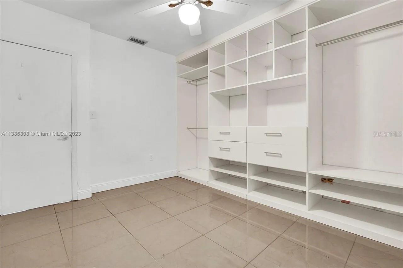 Image 15 of 31 For 437 Swan Avenue