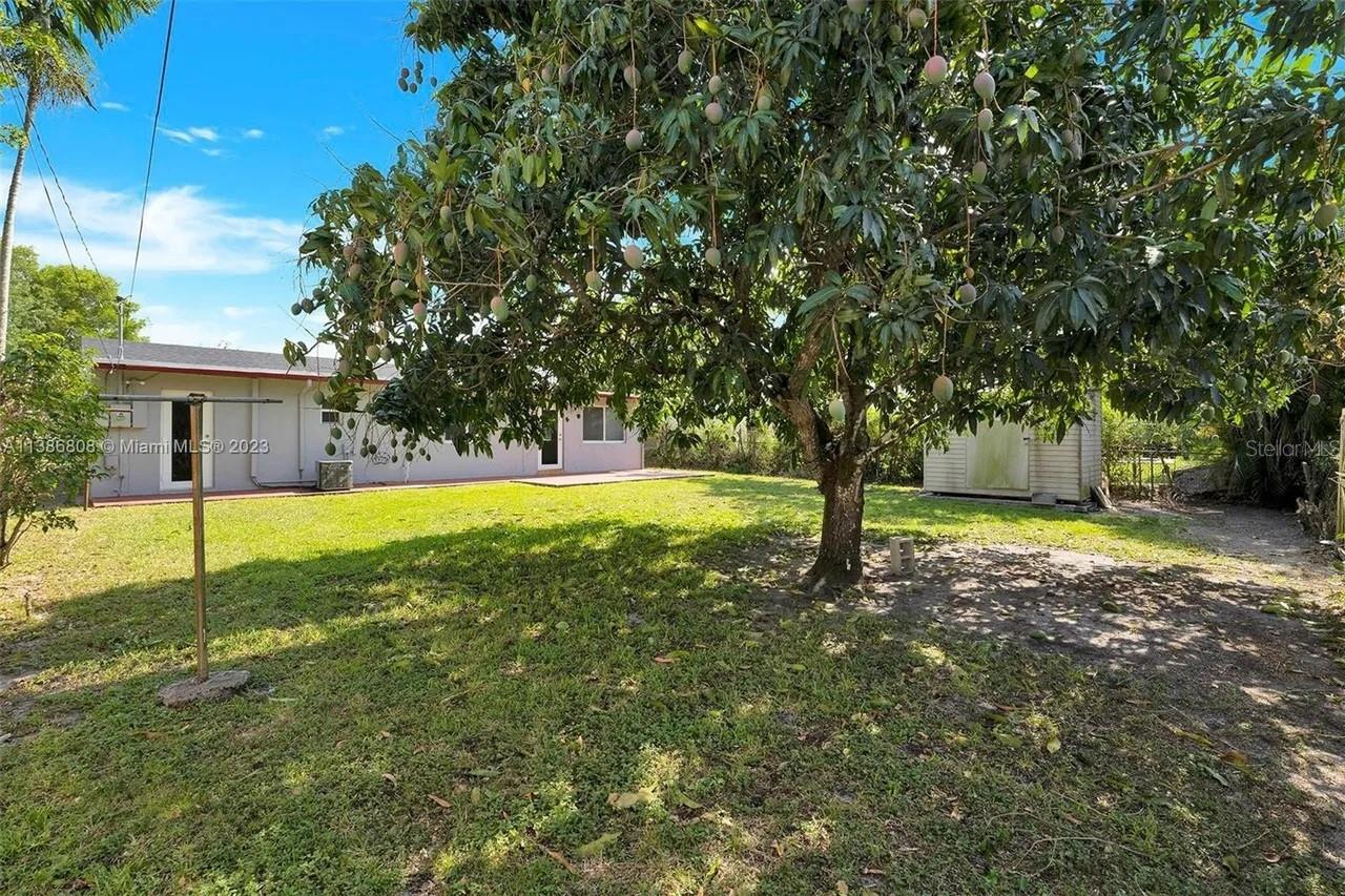 Image 25 of 31 For 437 Swan Avenue