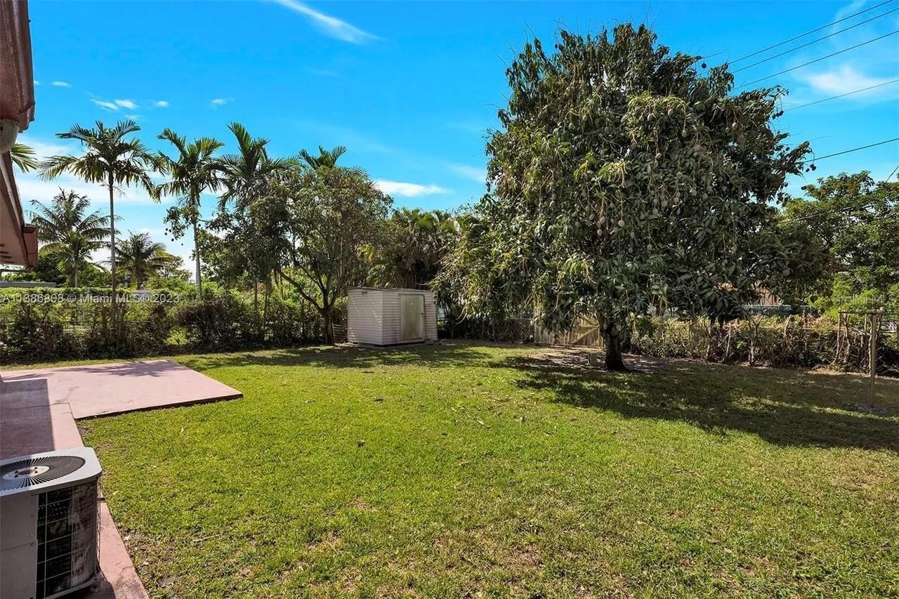 Image 26 of 31 For 437 Swan Avenue