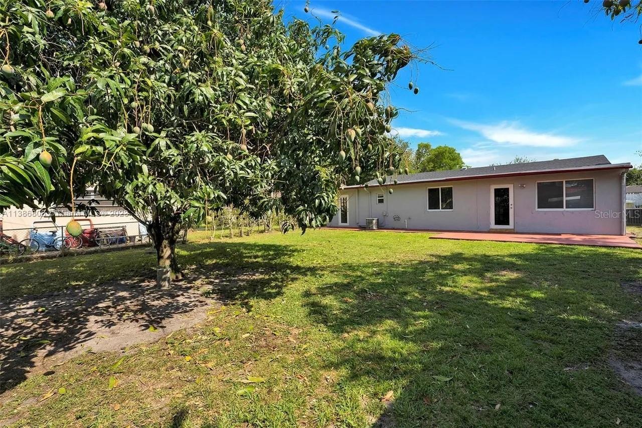 Image 27 of 31 For 437 Swan Avenue