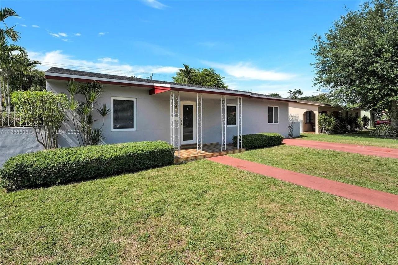 Image 28 of 31 For 437 Swan Avenue