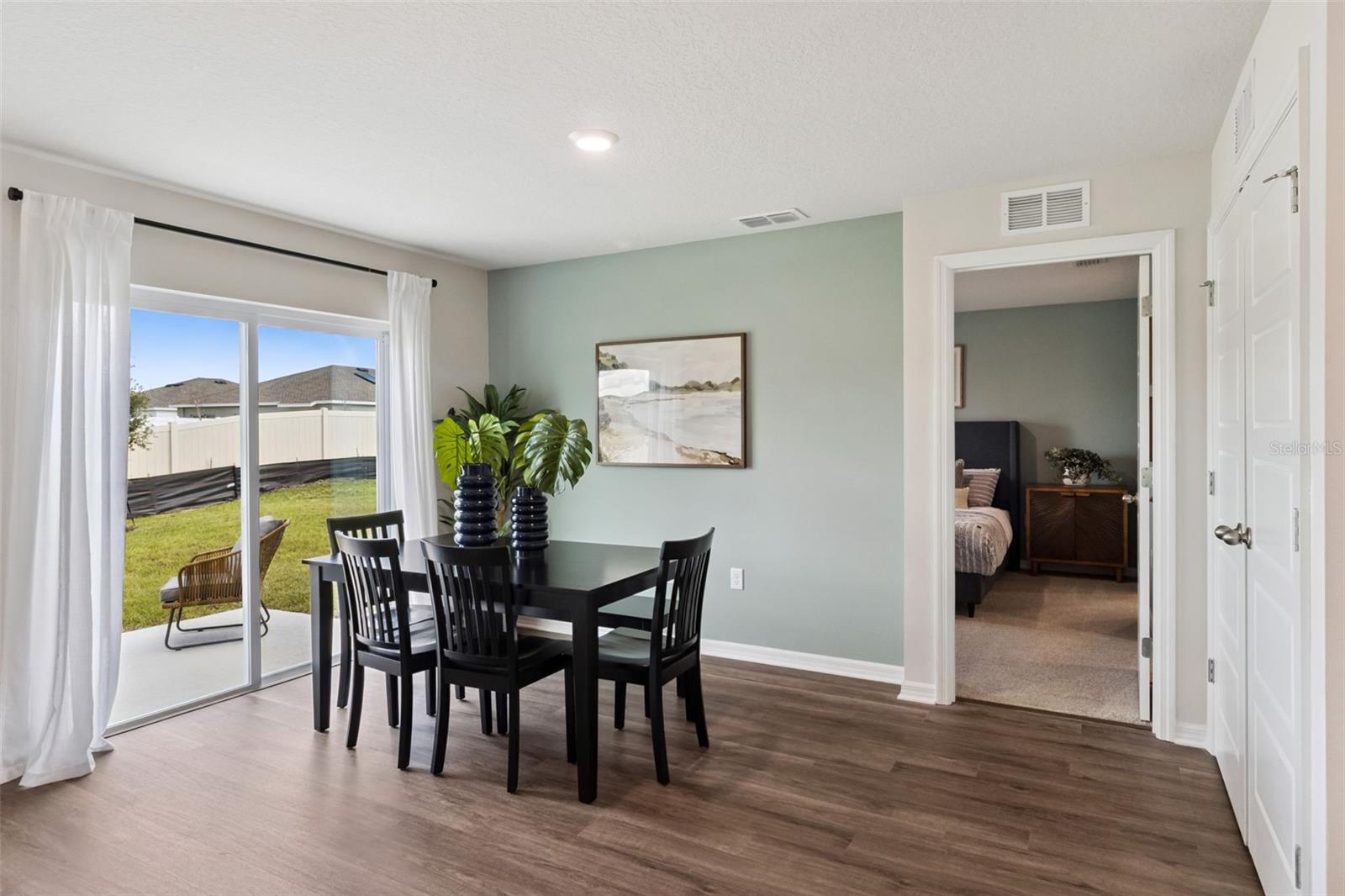 Image 21 of 35 For 726 Greenway Boulevard