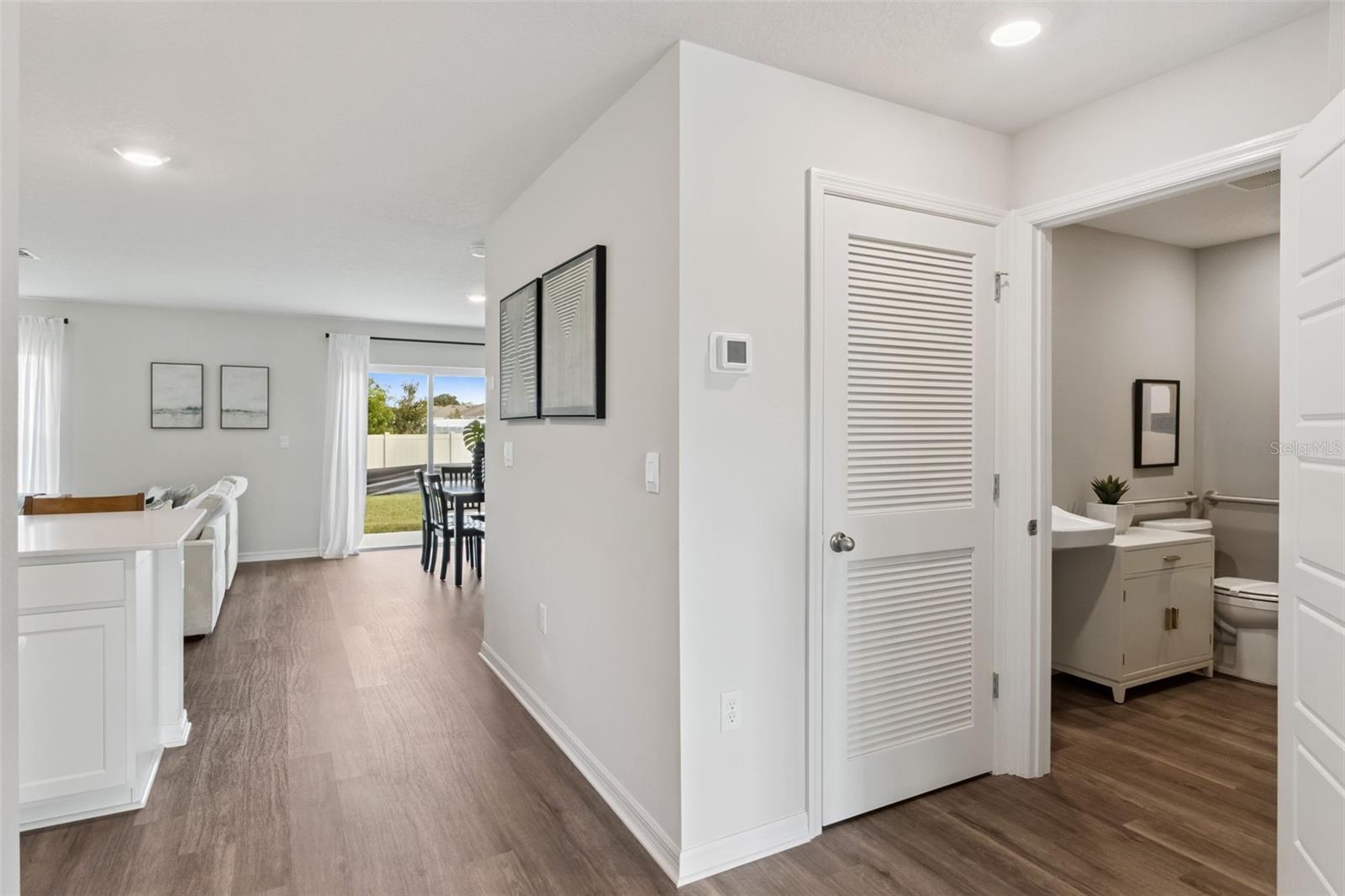 Image 22 of 35 For 726 Greenway Boulevard