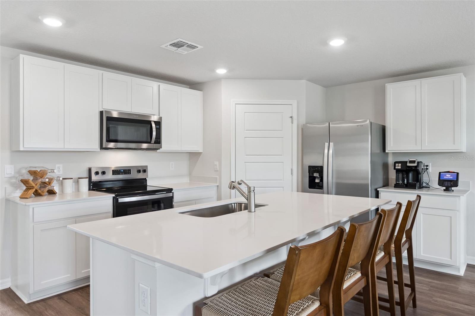 Image 9 of 35 For 726 Greenway Boulevard