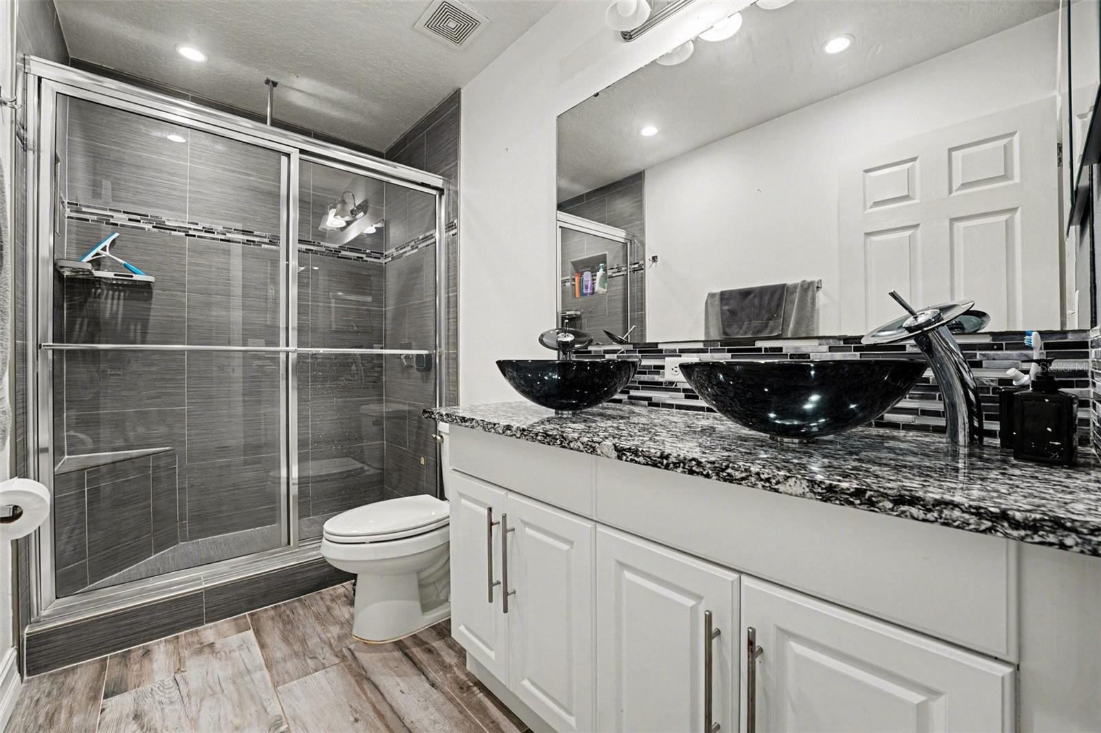 Image 9 of 18 For 5684 Sycamore Canyon Drive