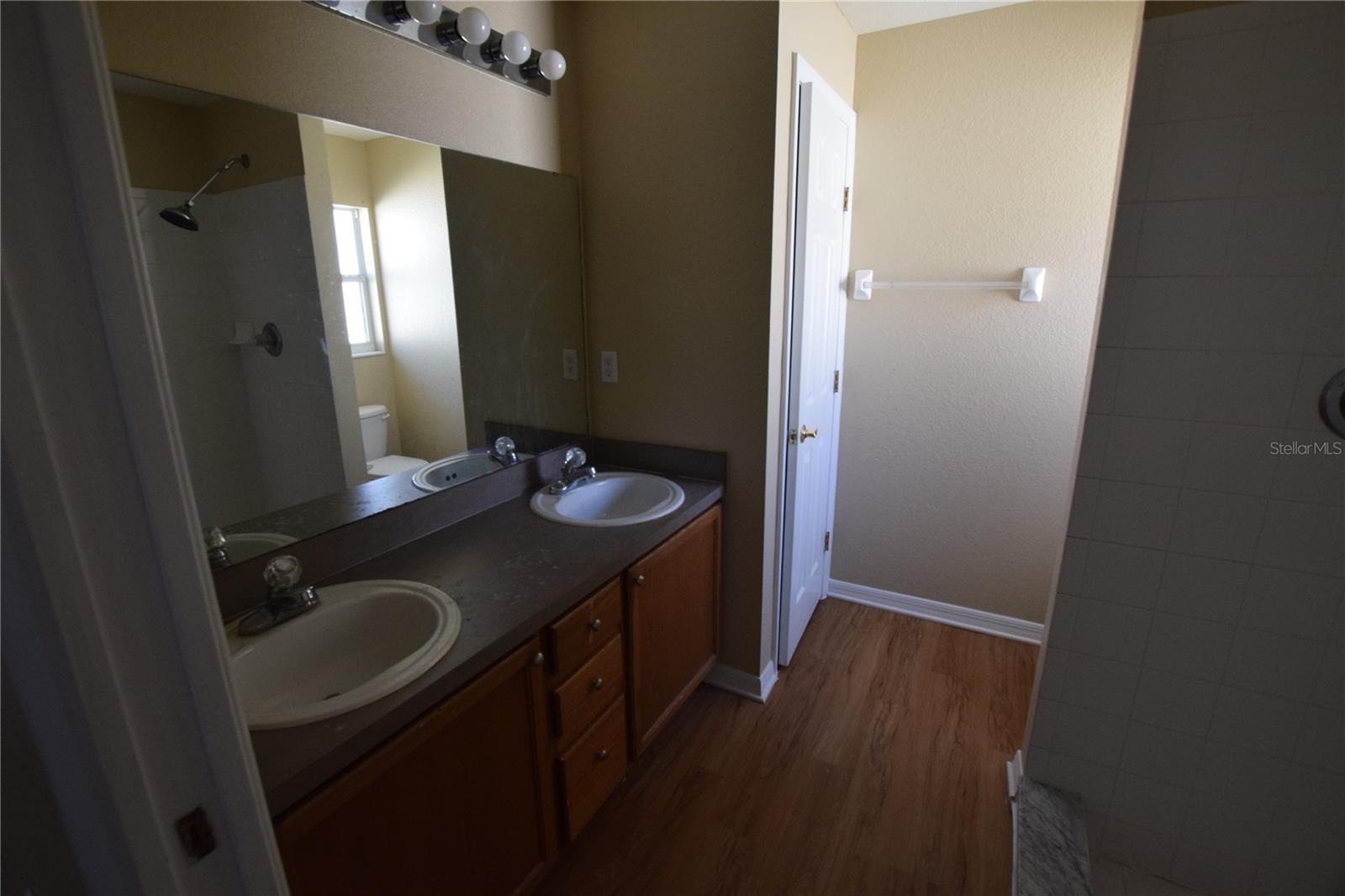 Image 10 of 15 For 206 Windridge Street