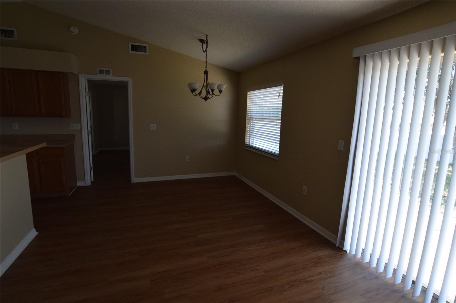 Image 4 of 15 For 206 Windridge Street