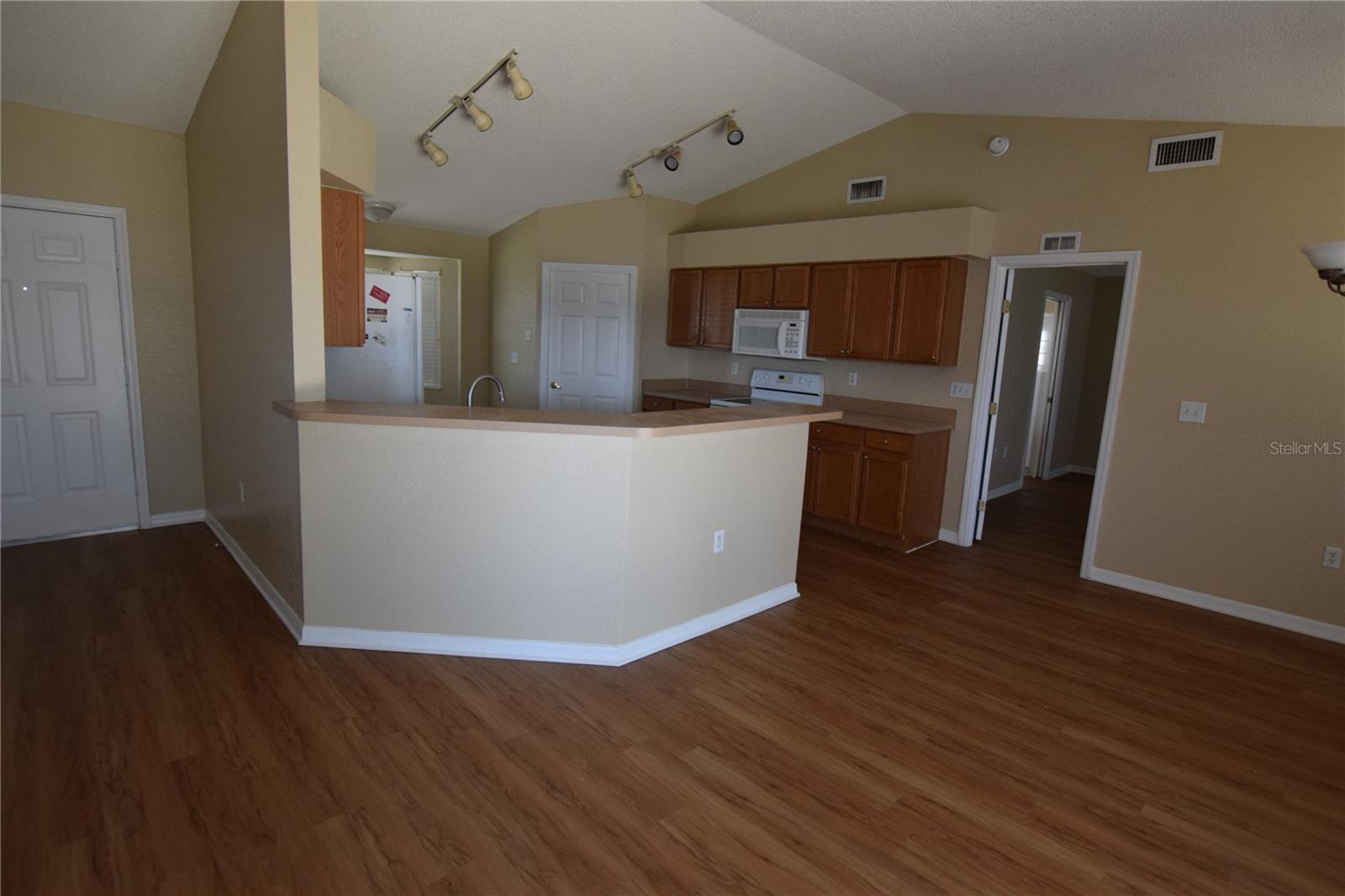 Image 5 of 15 For 206 Windridge Street