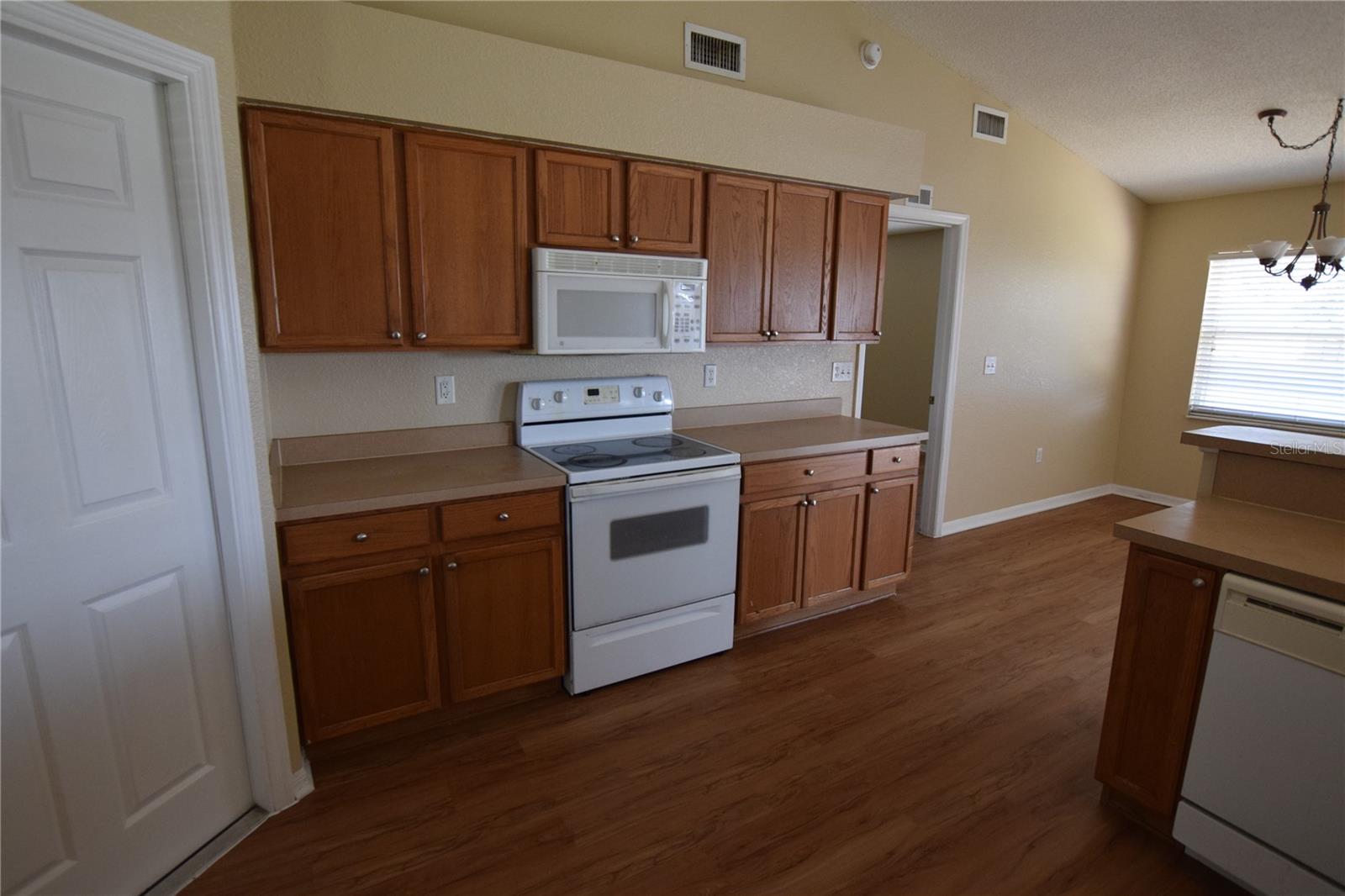 Image 8 of 15 For 206 Windridge Street