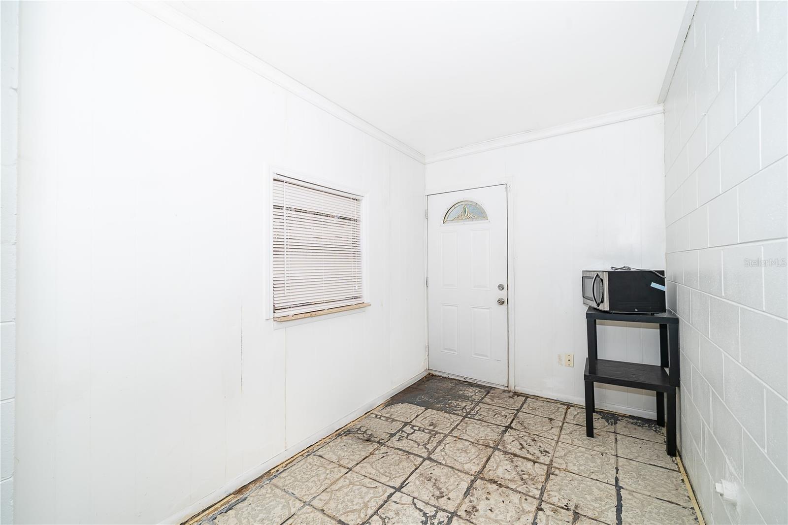 Image 16 of 18 For 207 Lake Drive