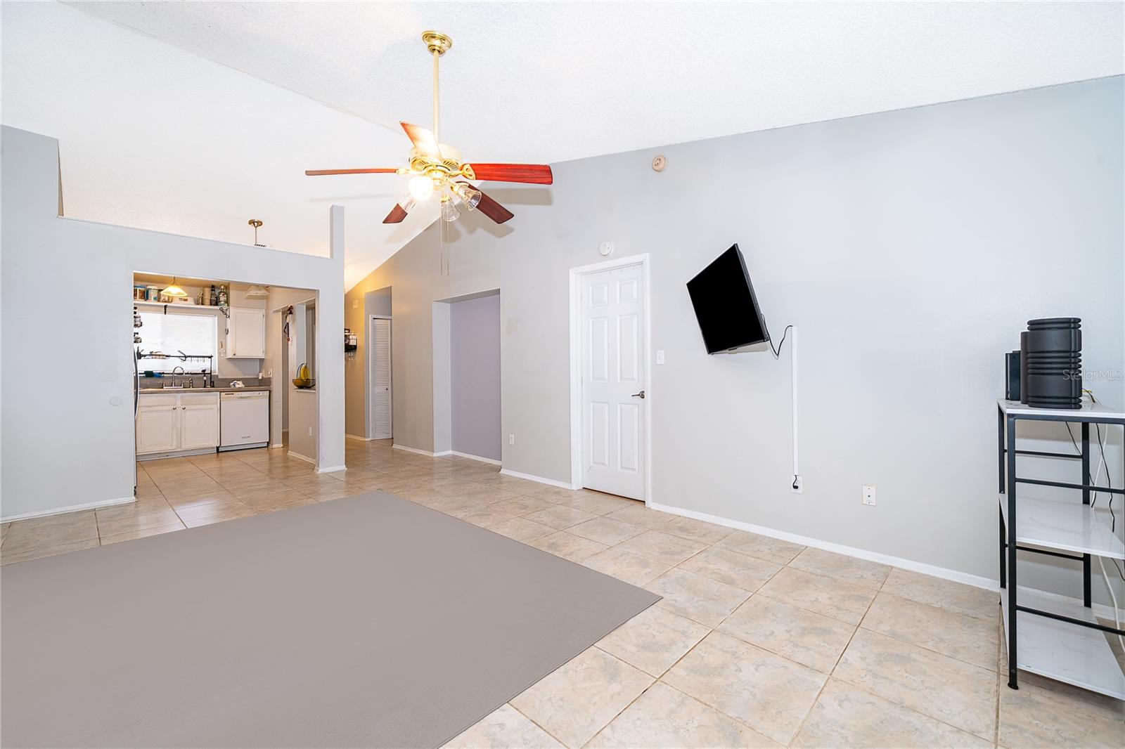 Image 6 of 18 For 207 Lake Drive