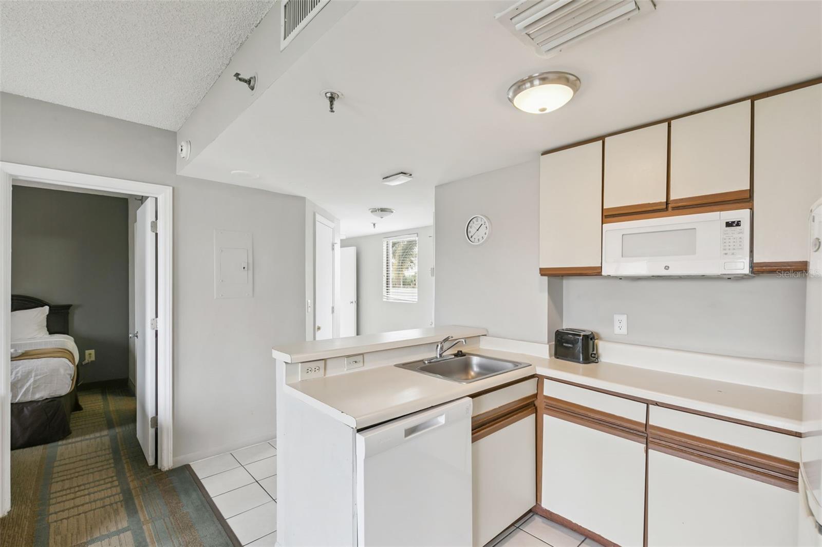 Image 7 of 22 For 6165 Carrier Drive 2201