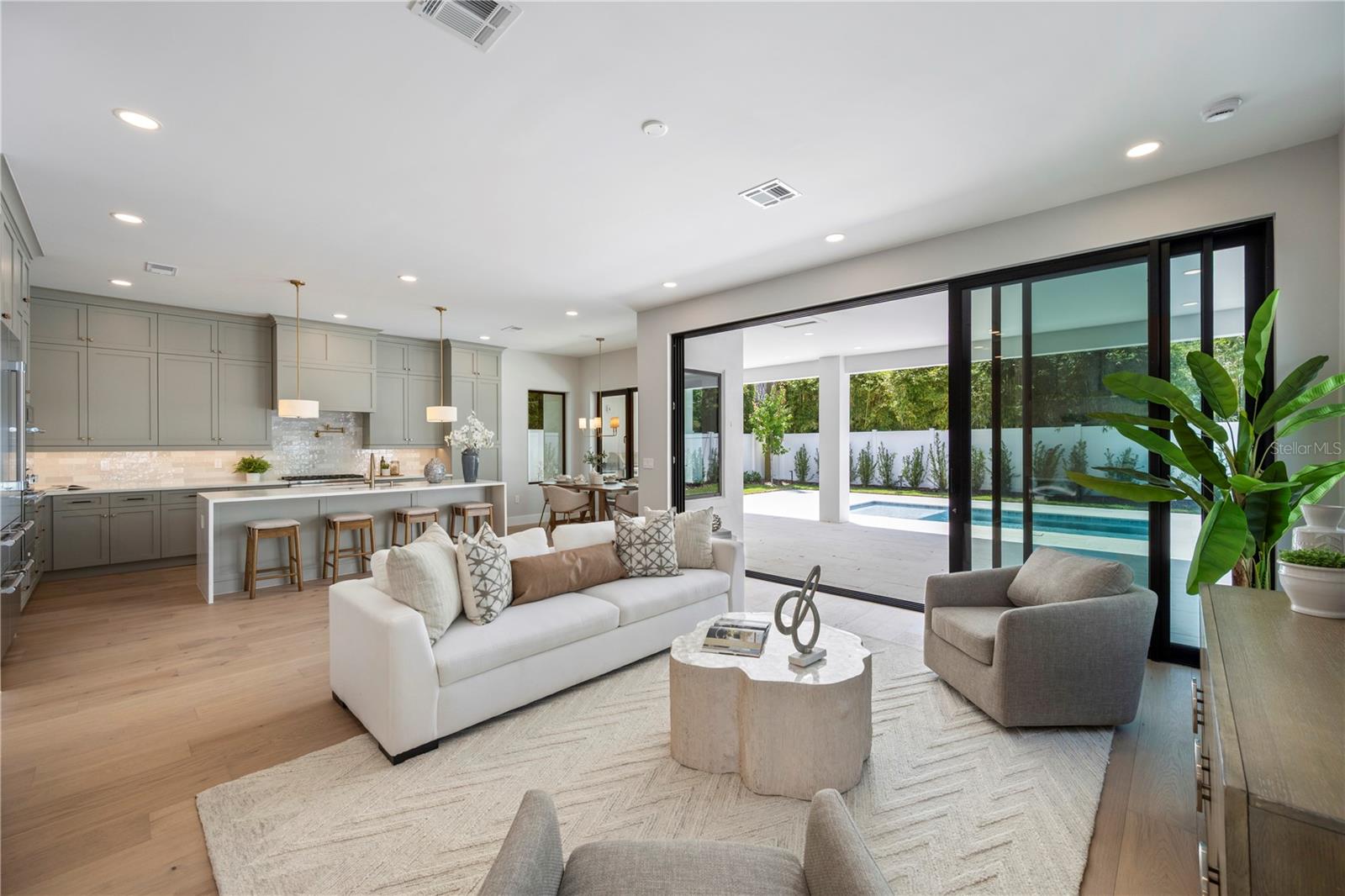 Image 10 of 43 For 1660 Walnut Avenue