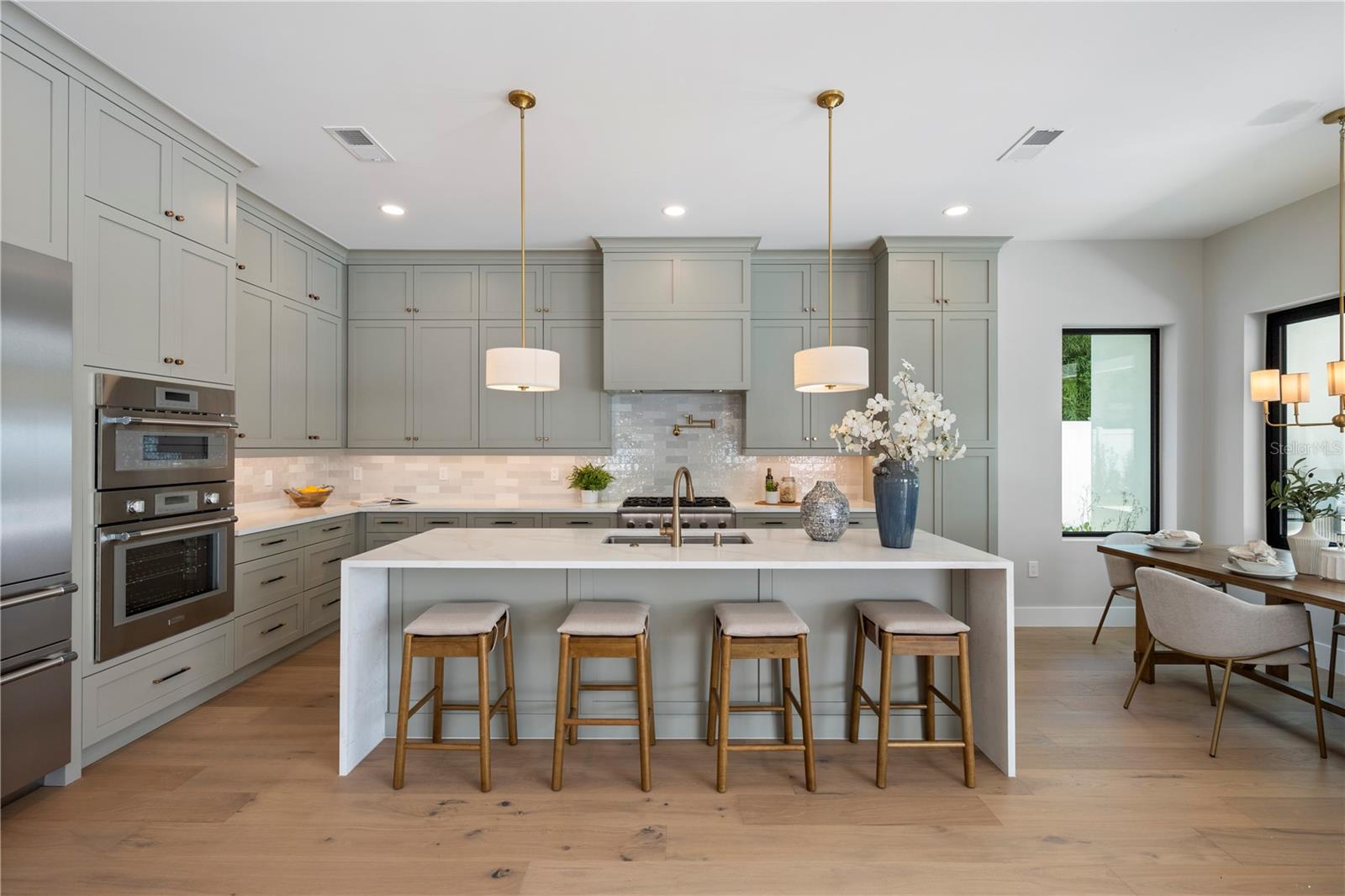 Image 11 of 43 For 1660 Walnut Avenue