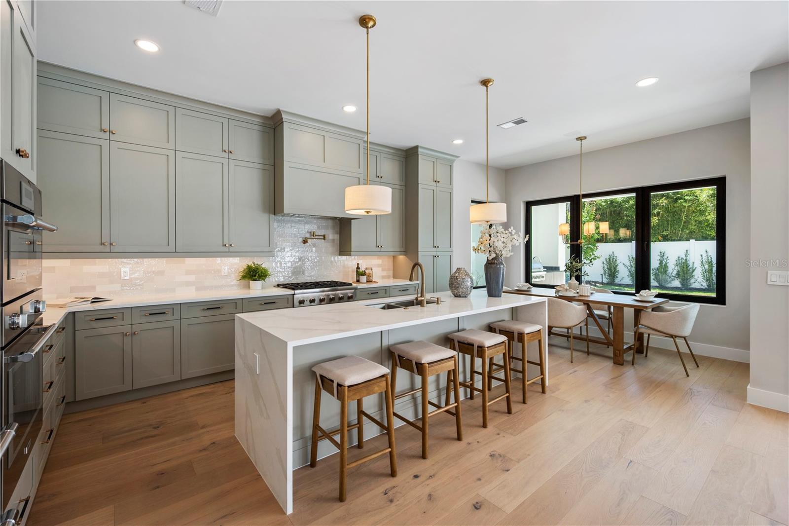 Image 12 of 43 For 1660 Walnut Avenue