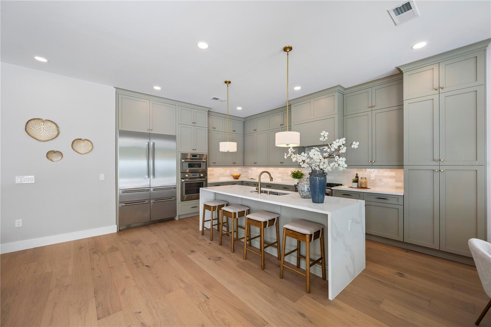 Image 13 of 43 For 1660 Walnut Avenue