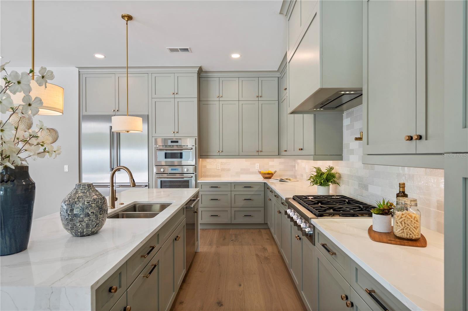 Image 14 of 43 For 1660 Walnut Avenue