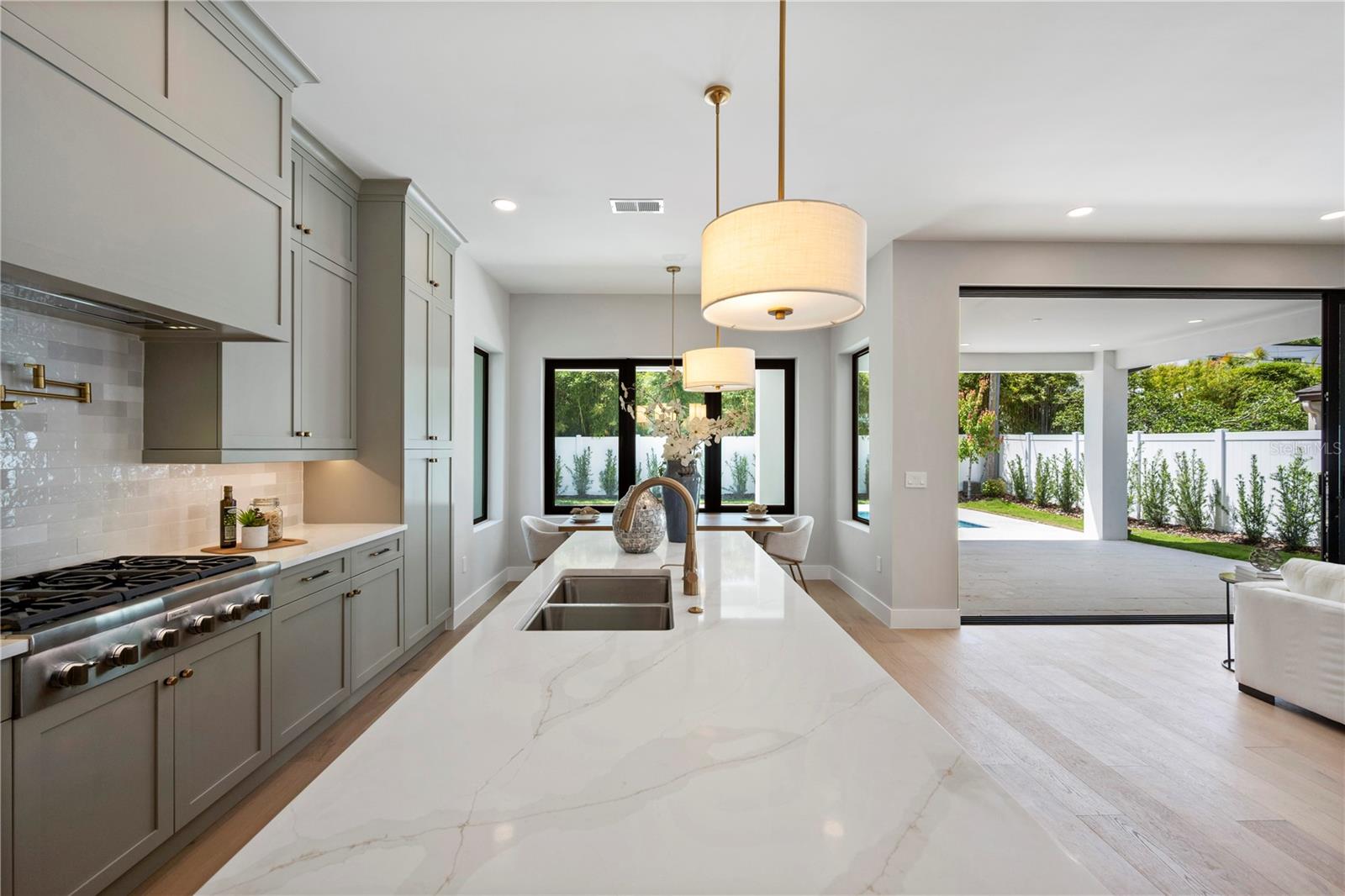 Image 15 of 43 For 1660 Walnut Avenue