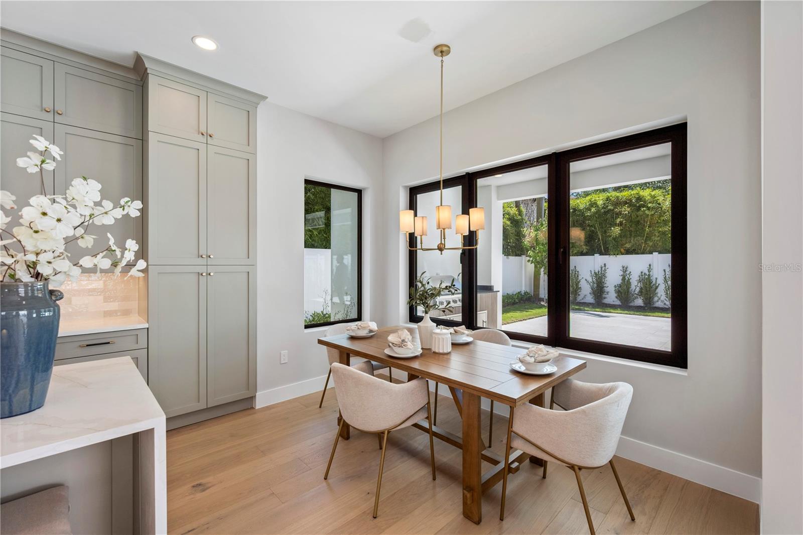 Image 16 of 43 For 1660 Walnut Avenue