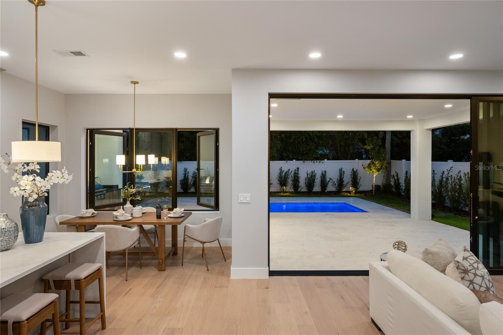 Image 17 of 43 For 1660 Walnut Avenue