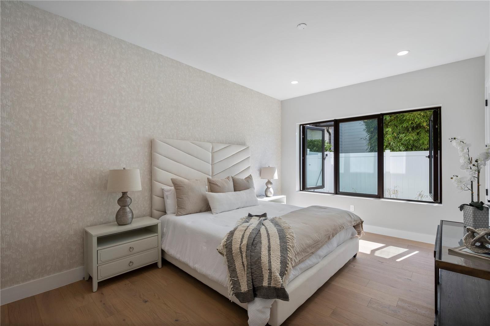 Image 19 of 43 For 1660 Walnut Avenue