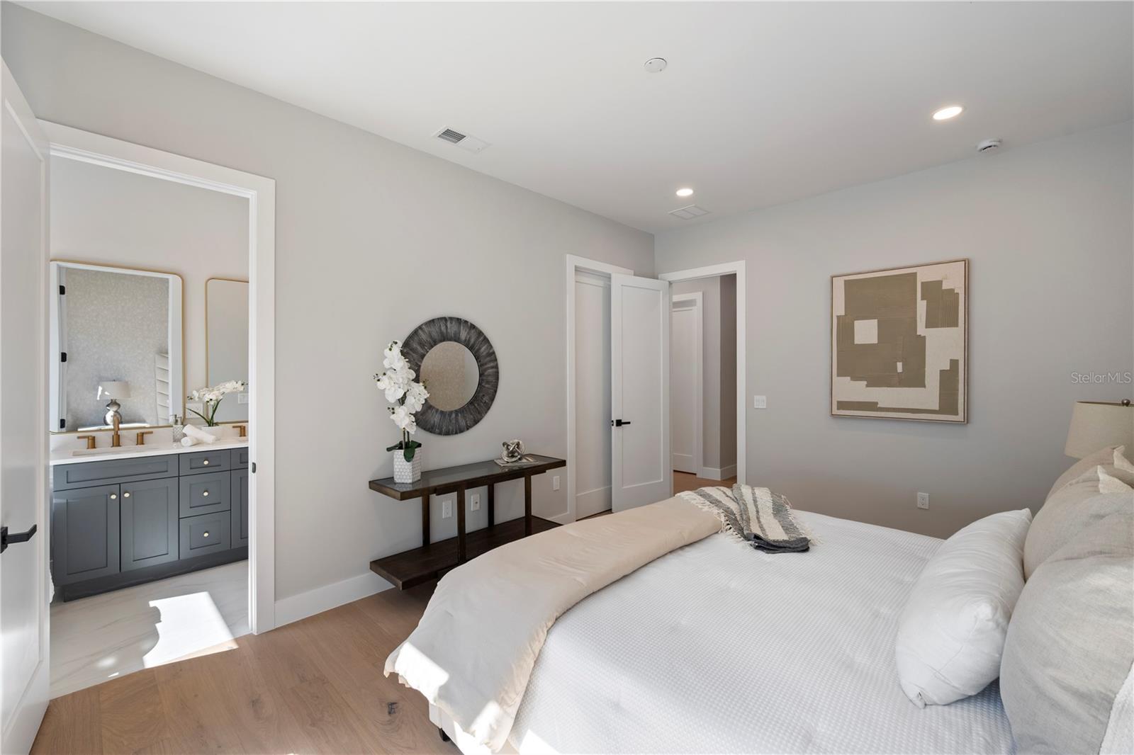 Image 20 of 43 For 1660 Walnut Avenue