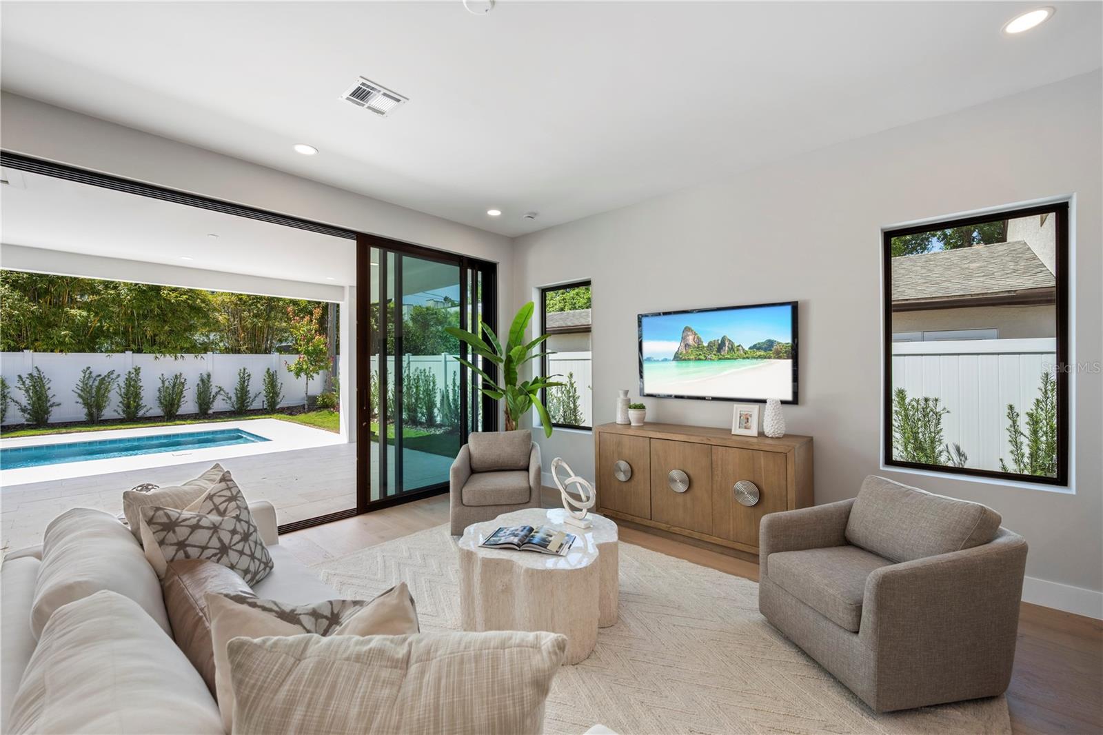 Image 7 of 43 For 1660 Walnut Avenue