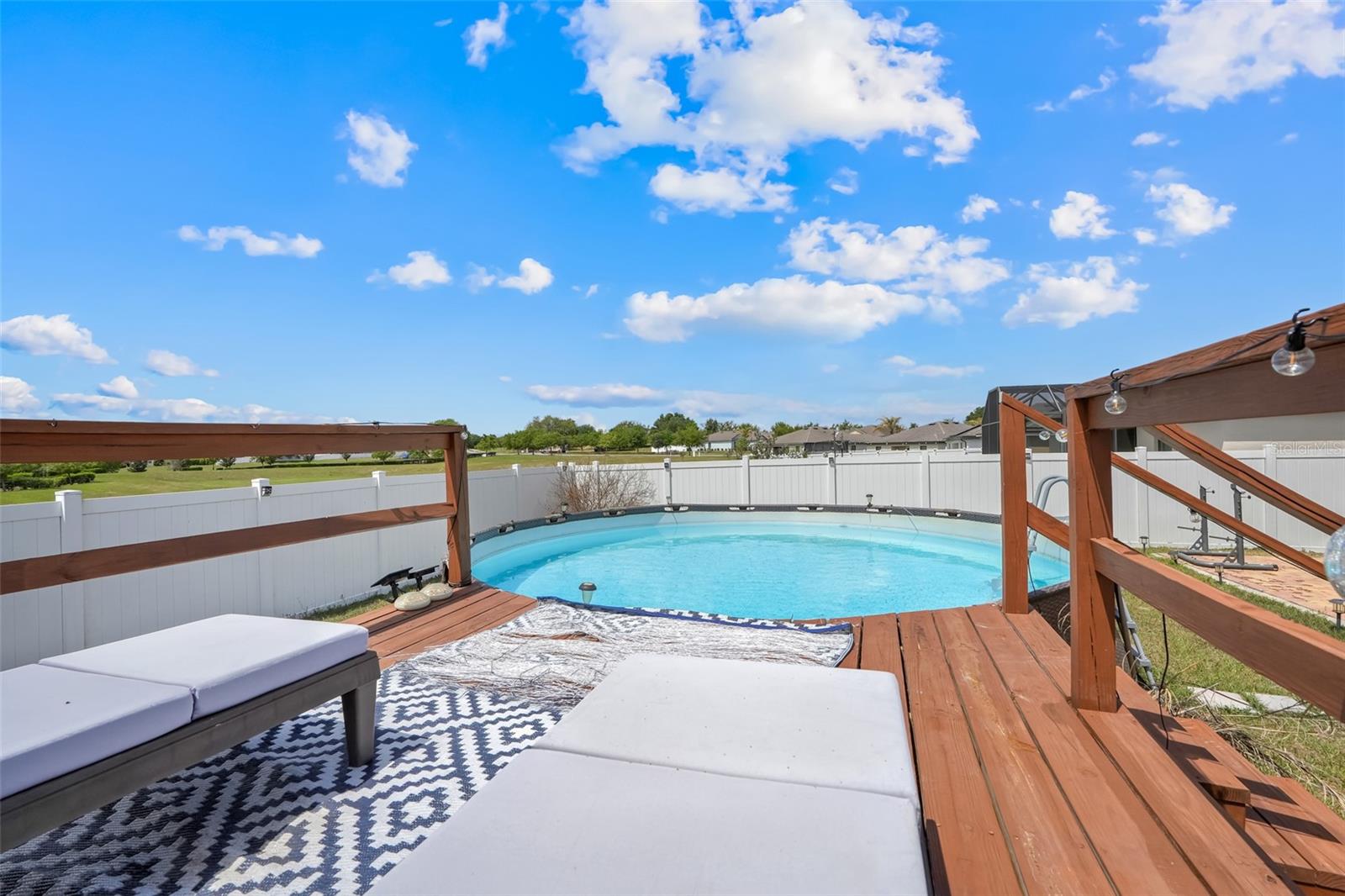 Image 18 of 33 For 910 Aspen View Circle