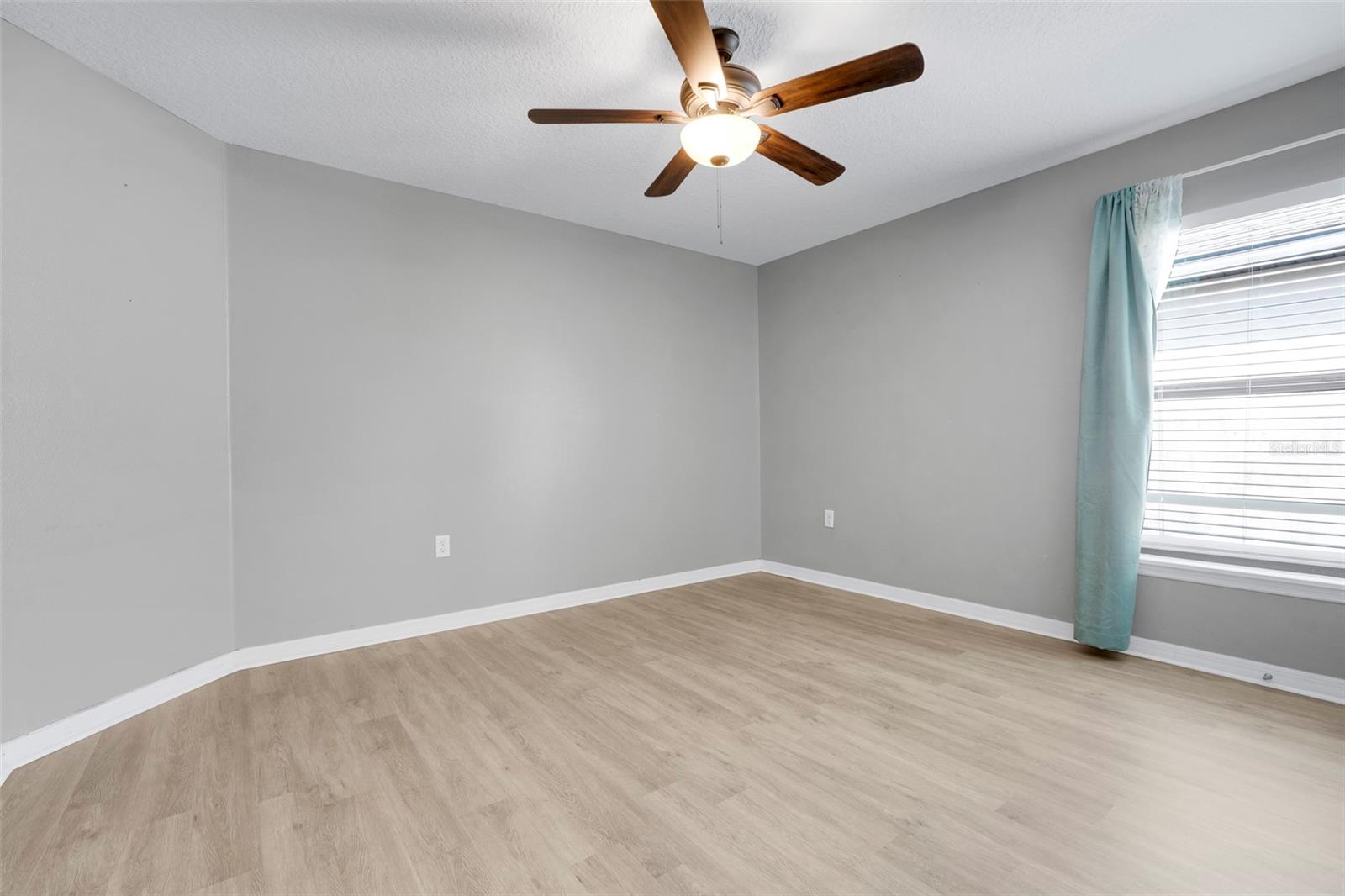 Image 26 of 33 For 910 Aspen View Circle