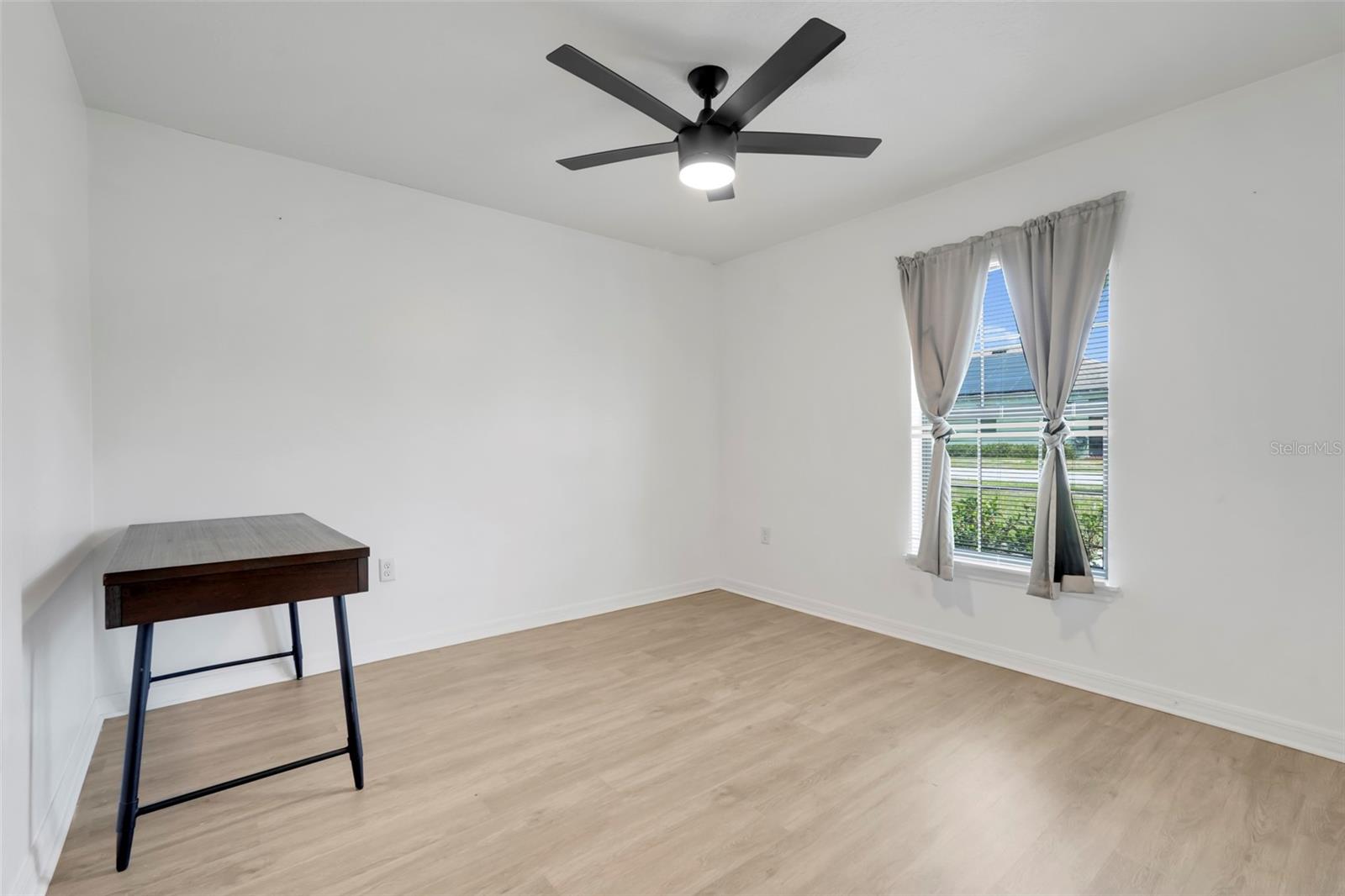 Image 27 of 33 For 910 Aspen View Circle