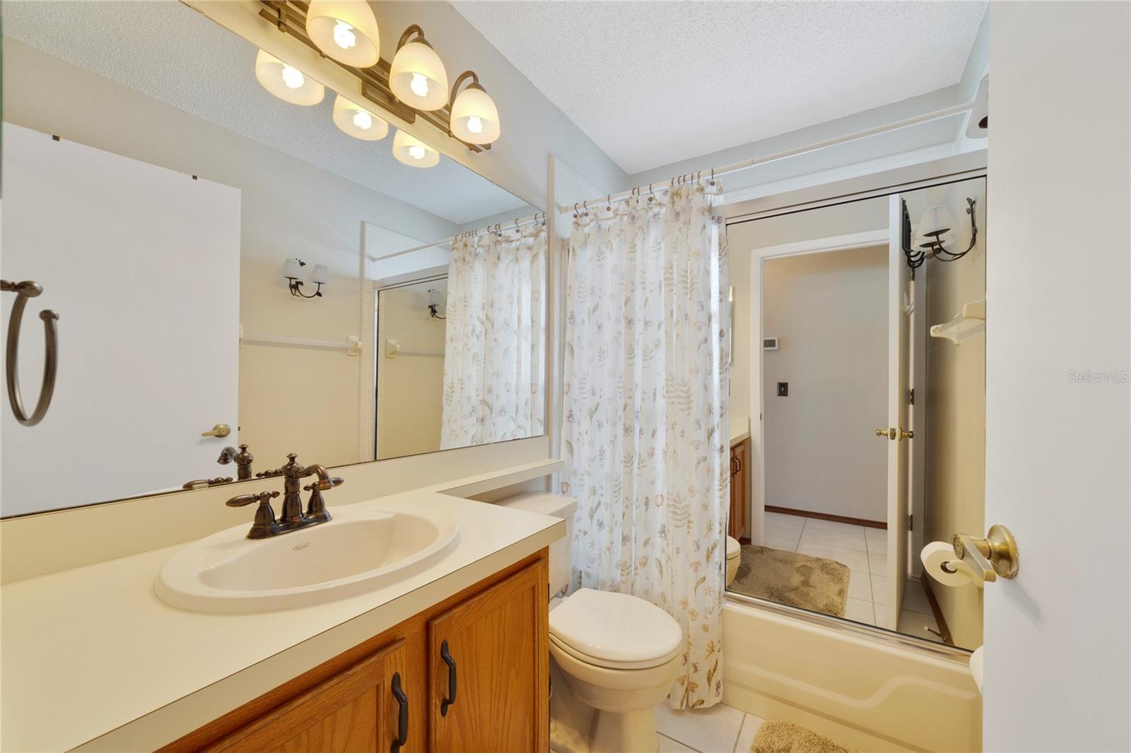 Image 14 of 16 For 608 Birgham Place