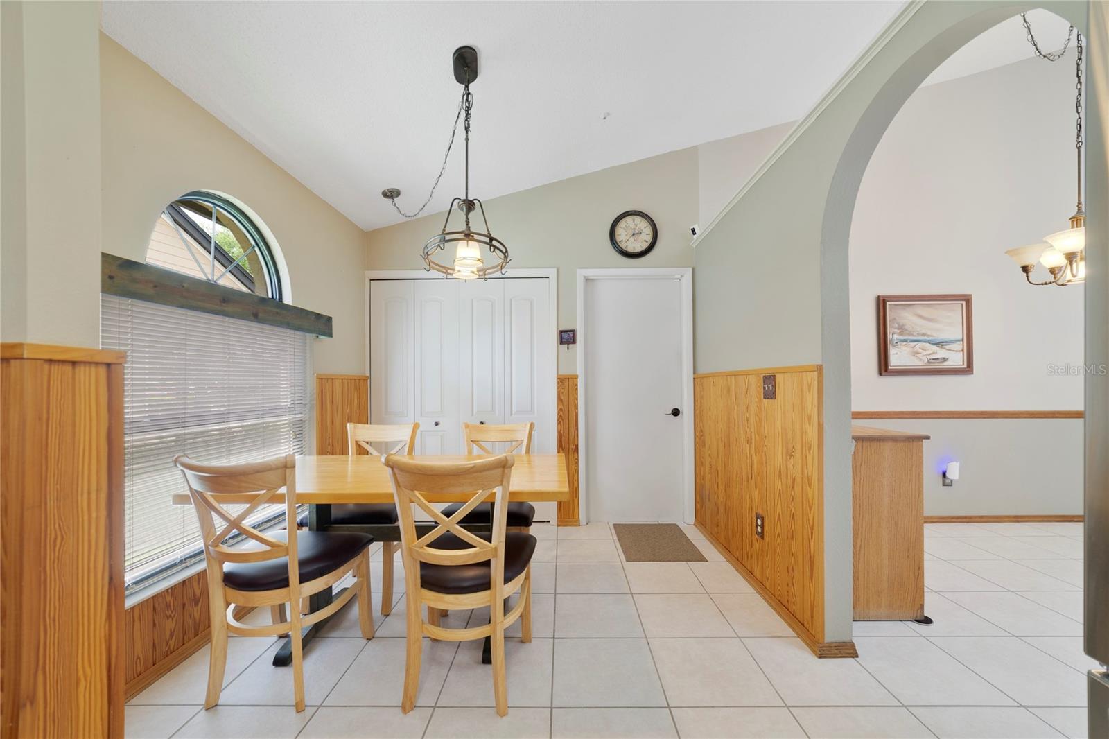 Image 6 of 16 For 608 Birgham Place