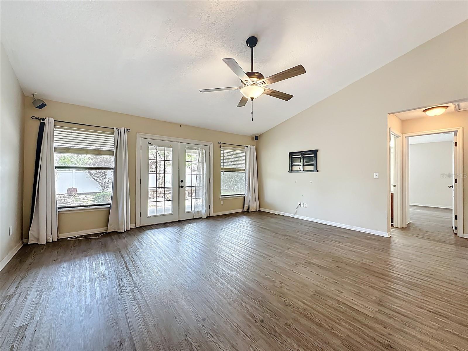 Image 12 of 67 For 3371 Classic Oak Court