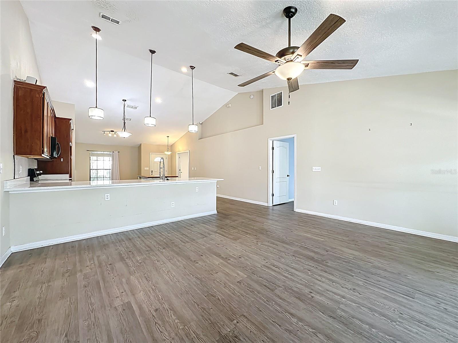 Image 14 of 67 For 3371 Classic Oak Court