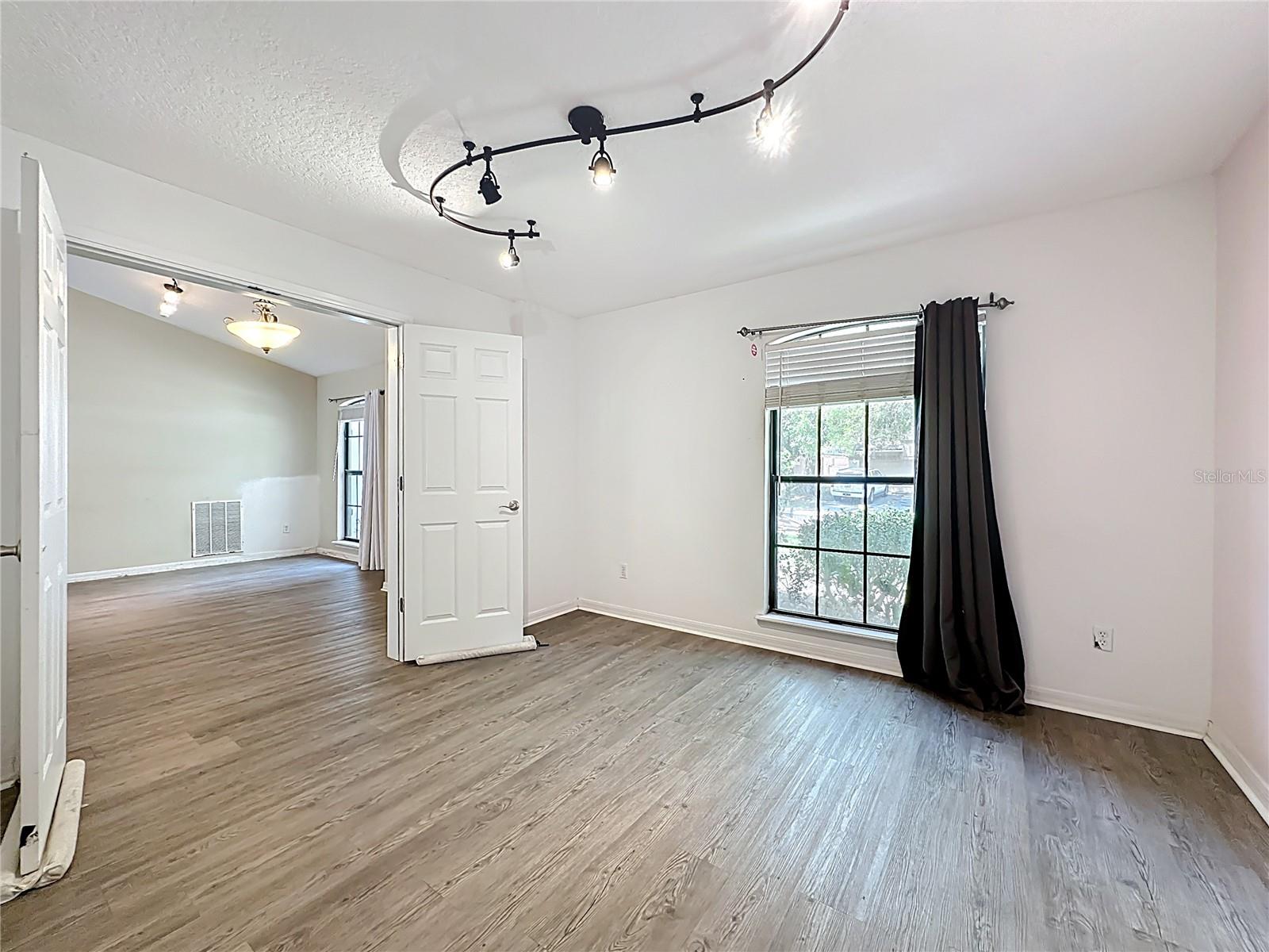 Image 16 of 67 For 3371 Classic Oak Court