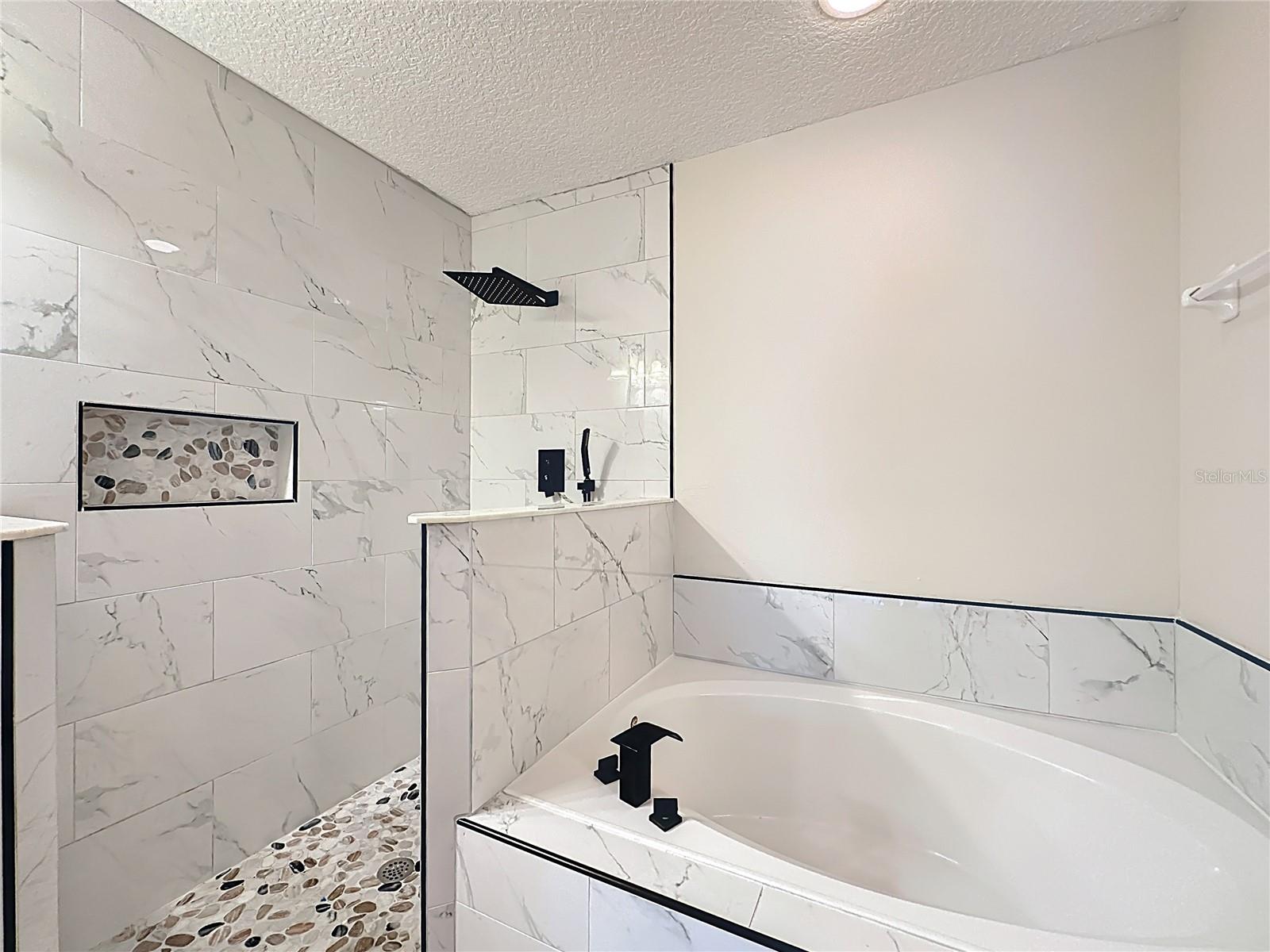 Image 31 of 67 For 3371 Classic Oak Court