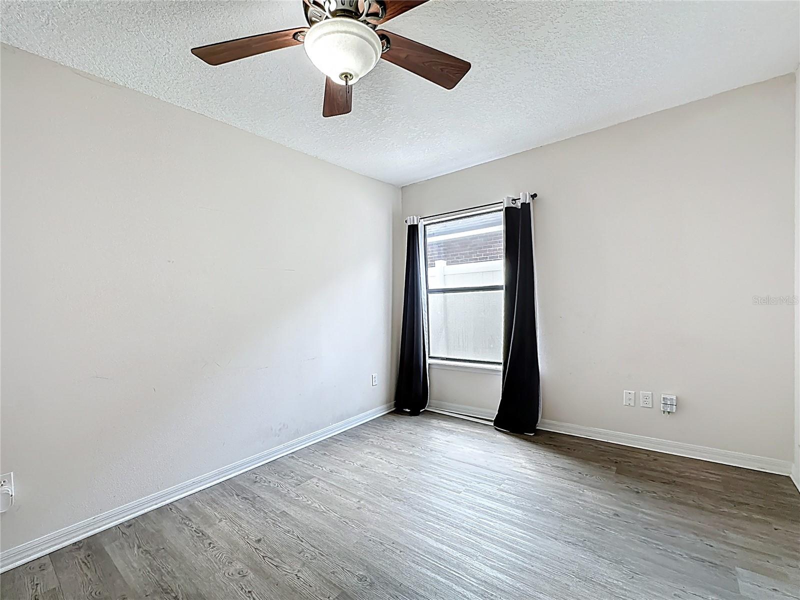 Image 33 of 67 For 3371 Classic Oak Court