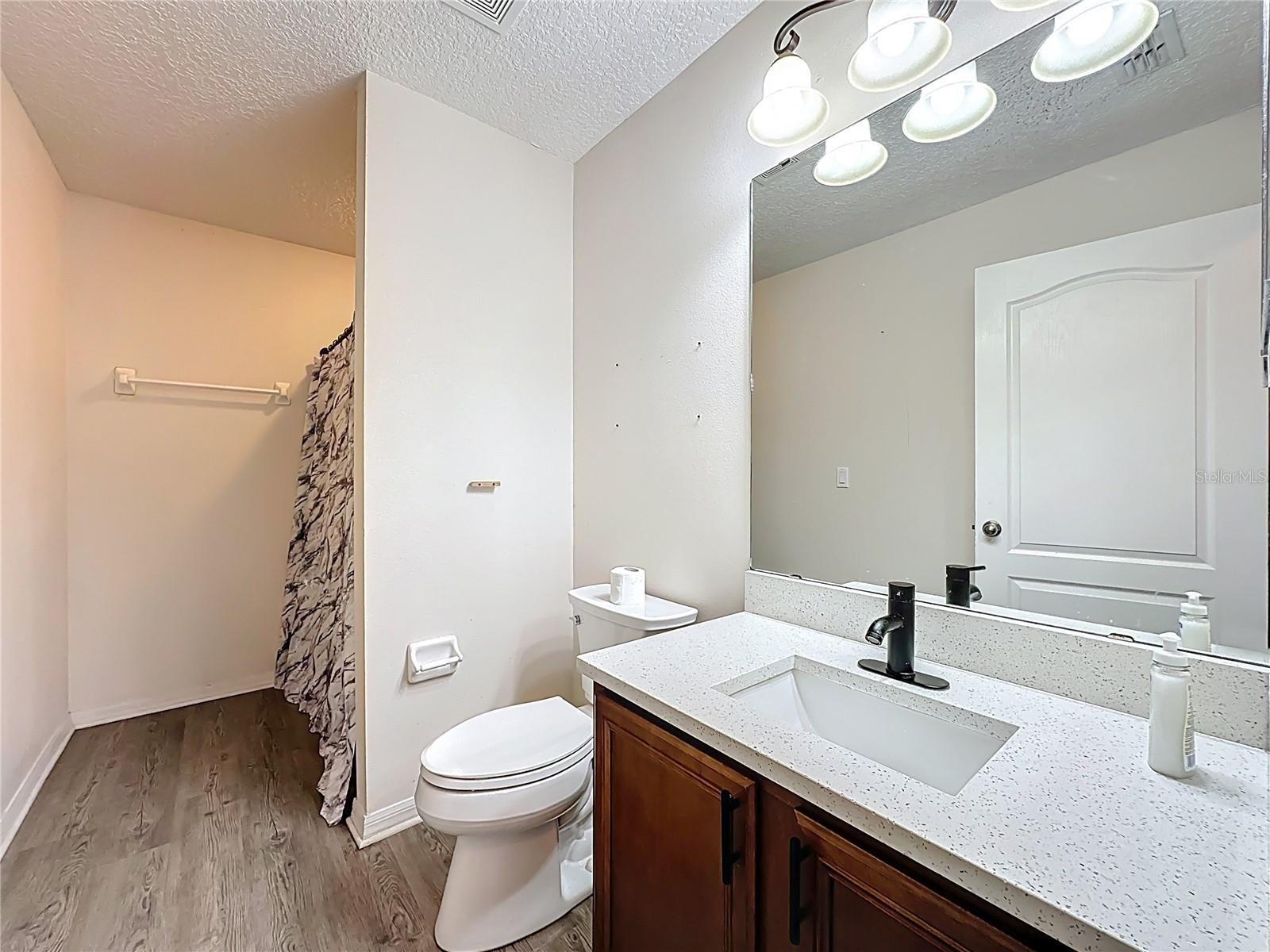 Image 38 of 67 For 3371 Classic Oak Court