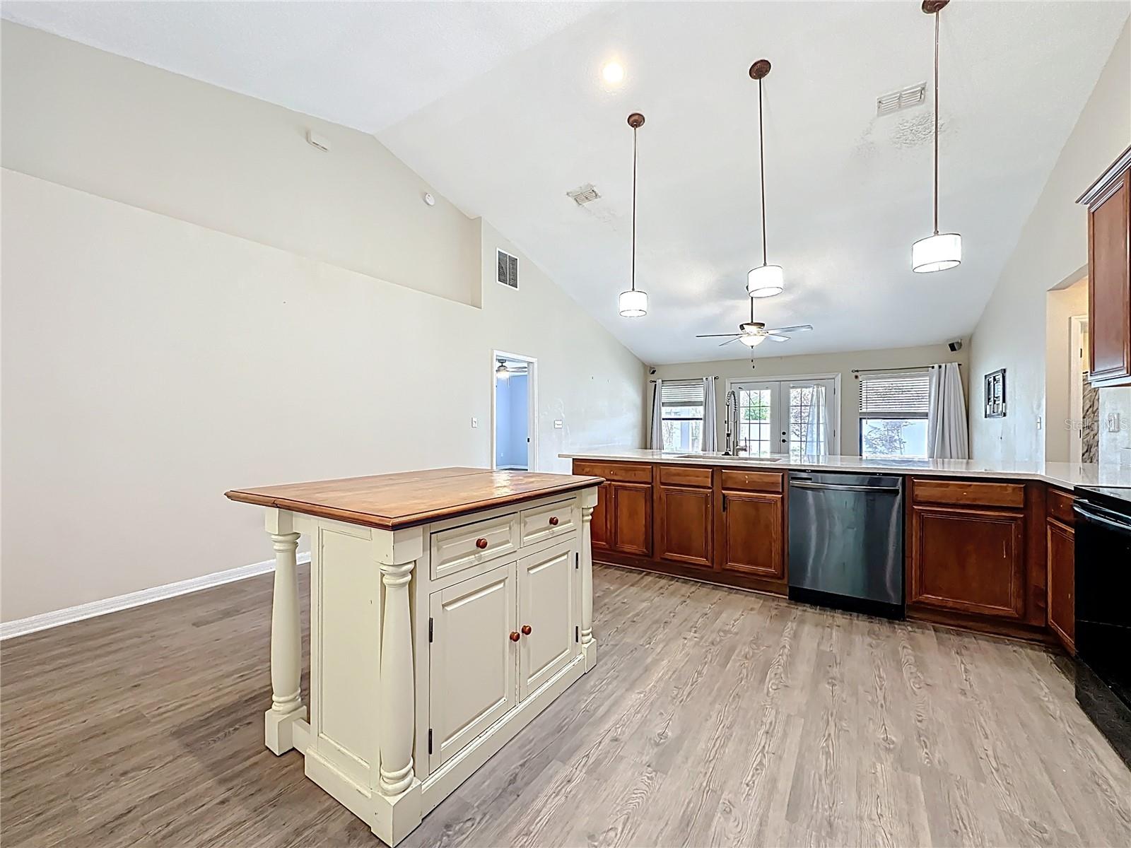 Image 7 of 67 For 3371 Classic Oak Court