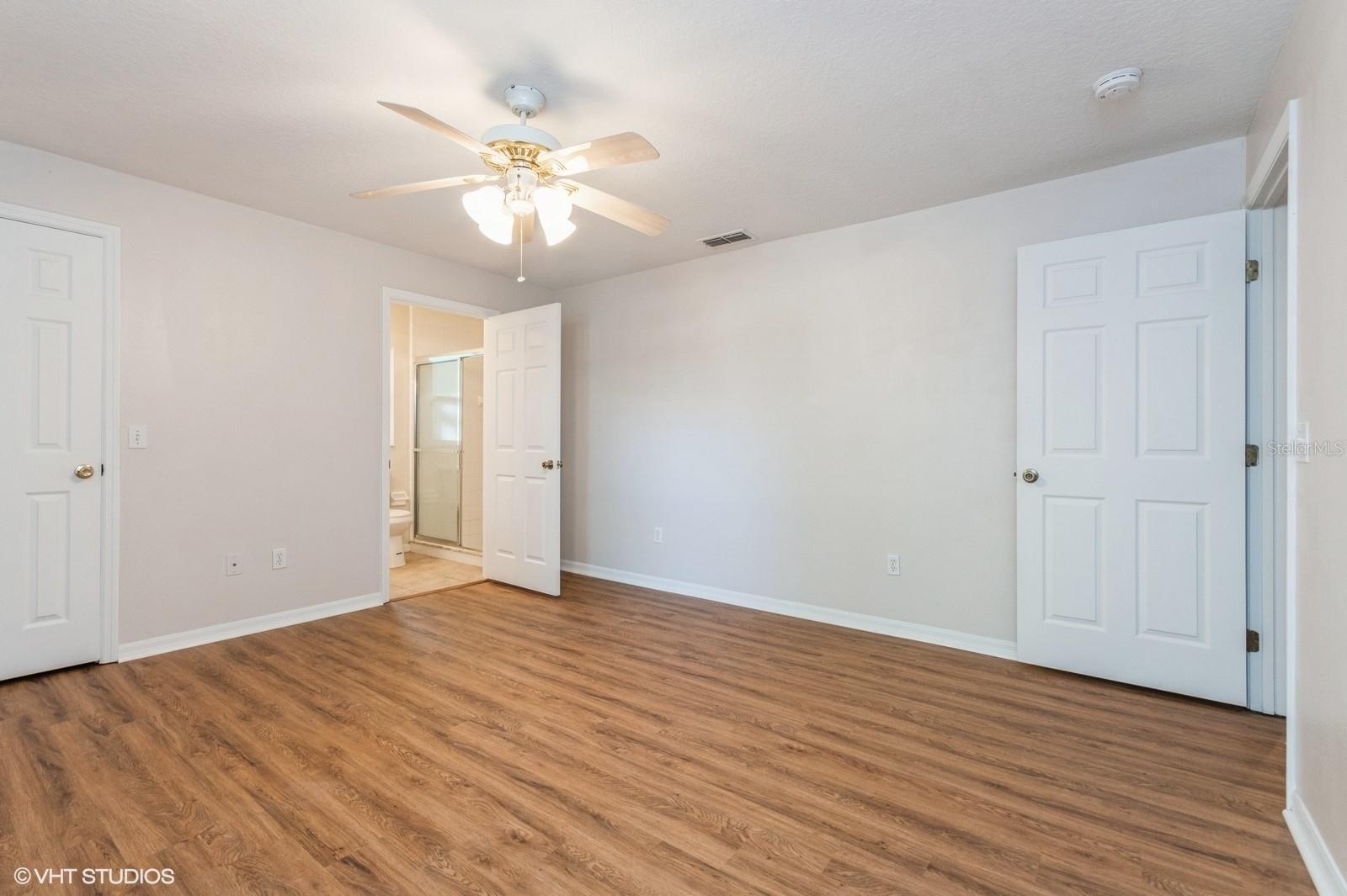 Image 11 of 25 For 694 Park Valley Circle