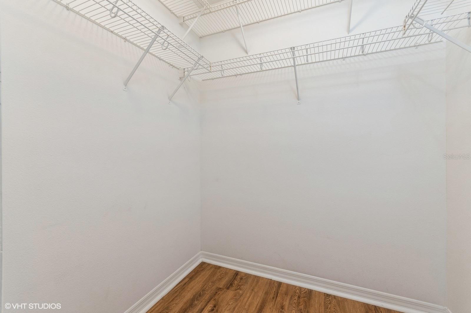 Image 13 of 25 For 694 Park Valley Circle