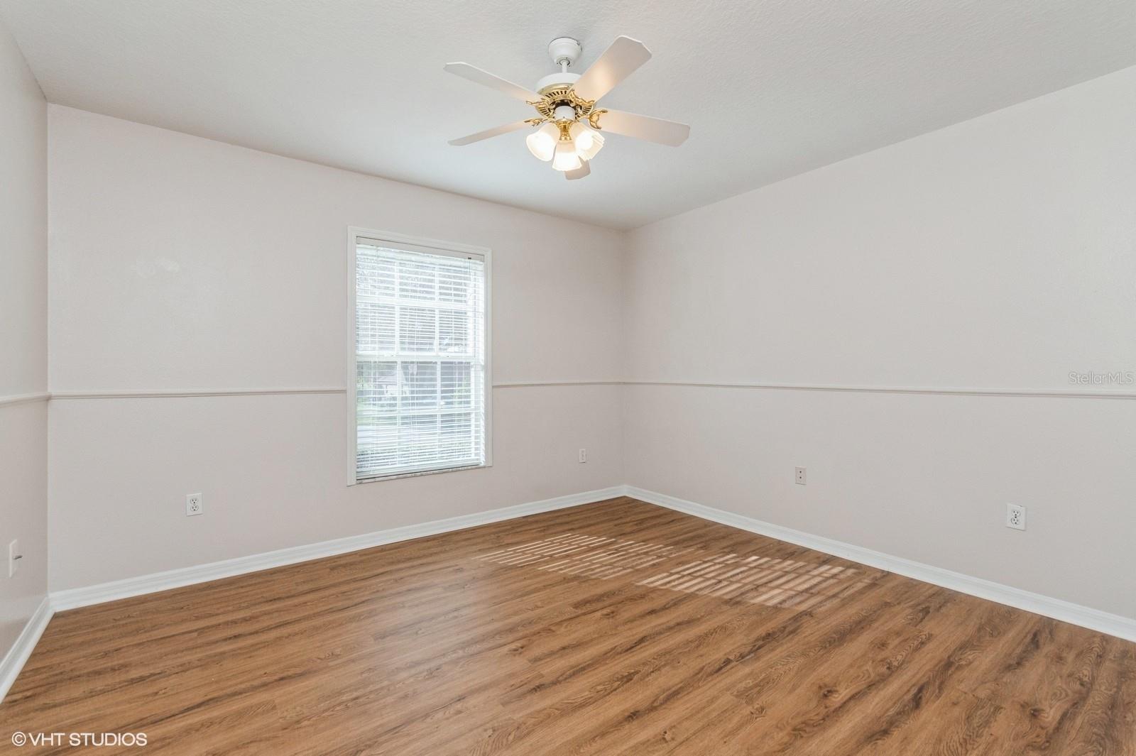 Image 15 of 25 For 694 Park Valley Circle