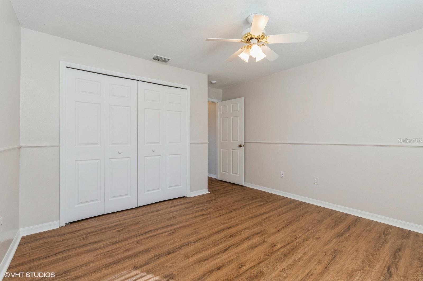 Image 16 of 25 For 694 Park Valley Circle