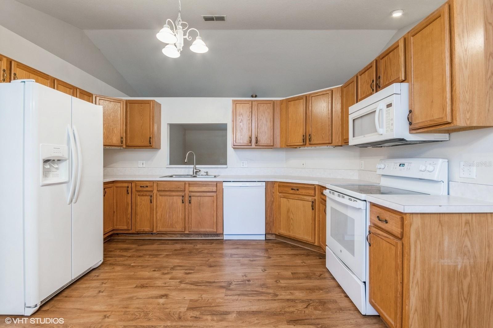 Image 3 of 25 For 694 Park Valley Circle