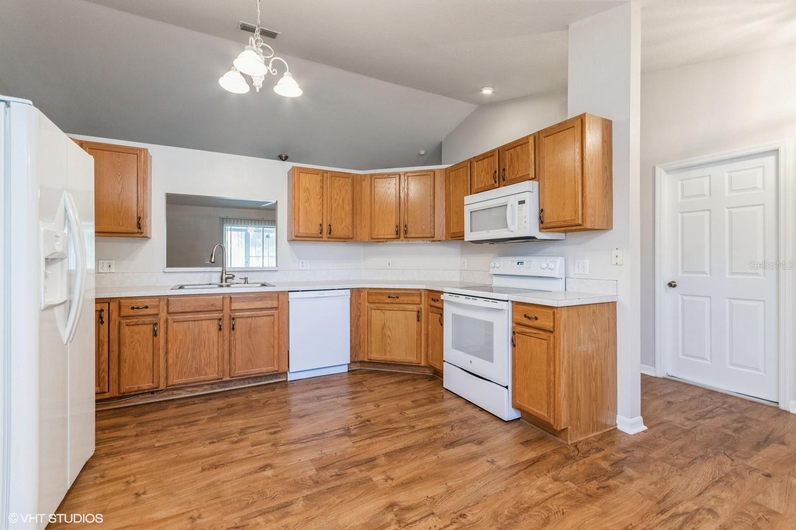 Image 5 of 25 For 694 Park Valley Circle