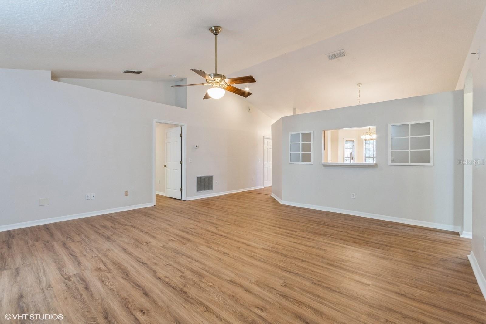 Image 6 of 25 For 694 Park Valley Circle