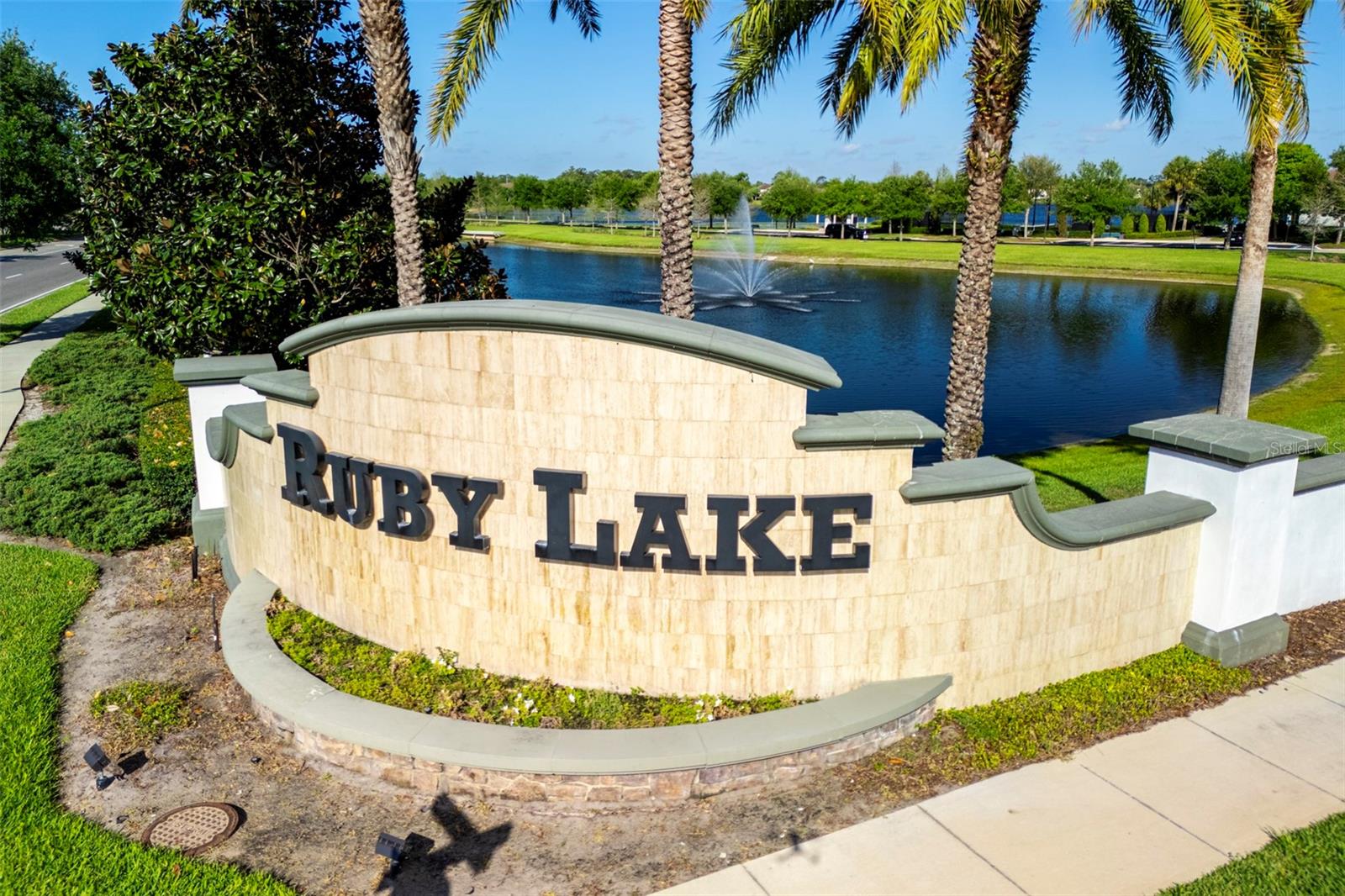 Image 38 of 44 For 10950 Citron Oaks Drive