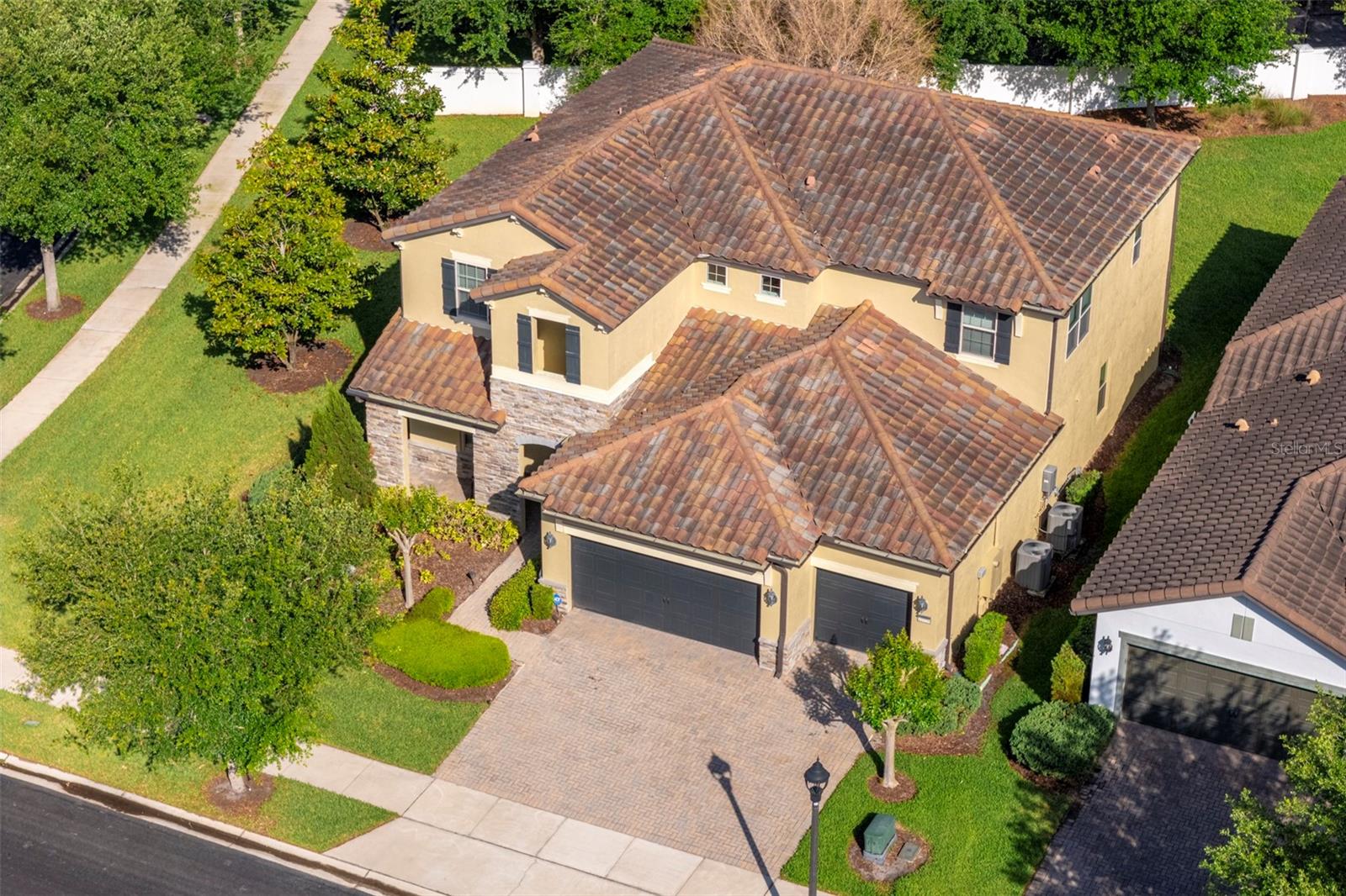 Image 4 of 44 For 10950 Citron Oaks Drive