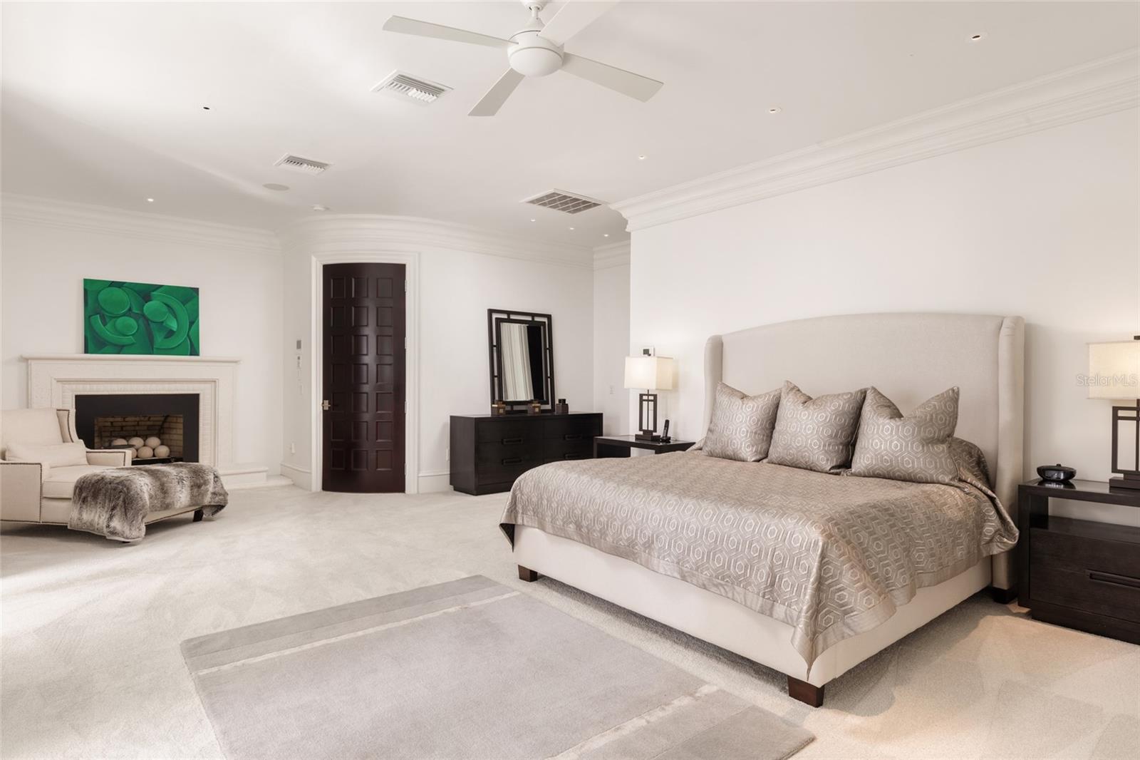 Image 14 of 68 For 12488 Park Avenue