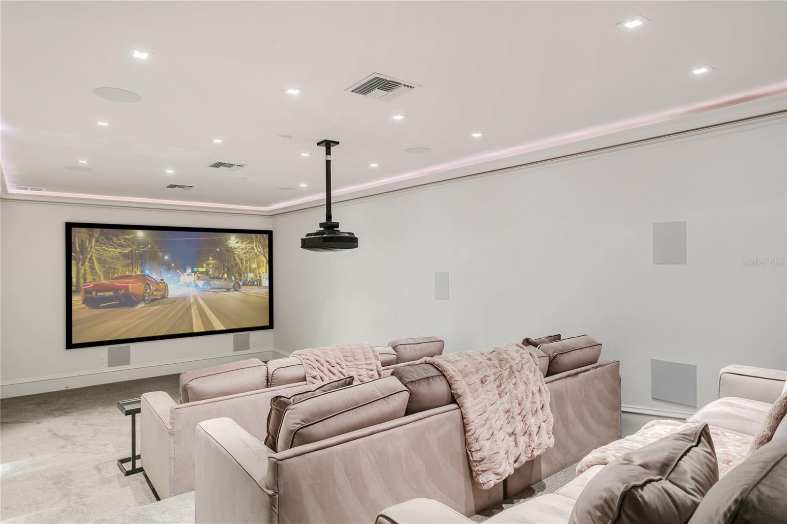 Image 19 of 68 For 12488 Park Avenue